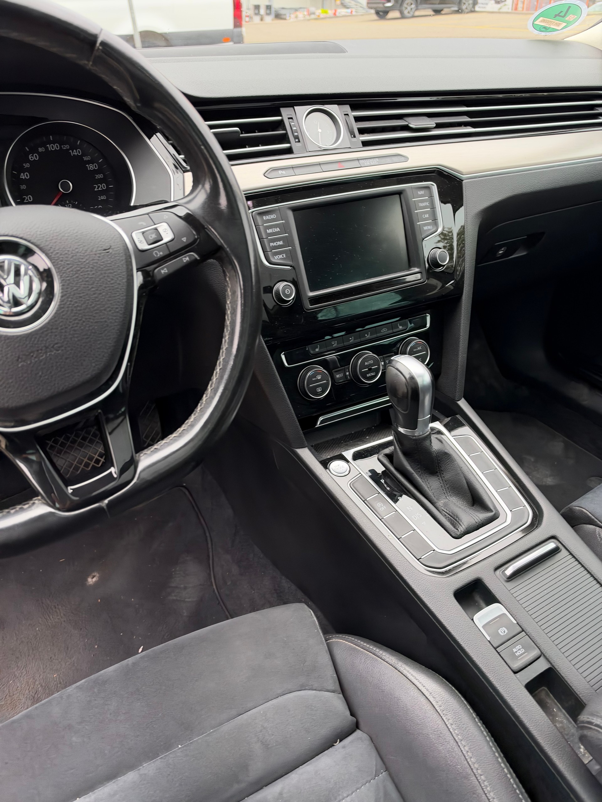 VW Passat Variant 2.0 TDI BMT Comfortline DSG-image-13