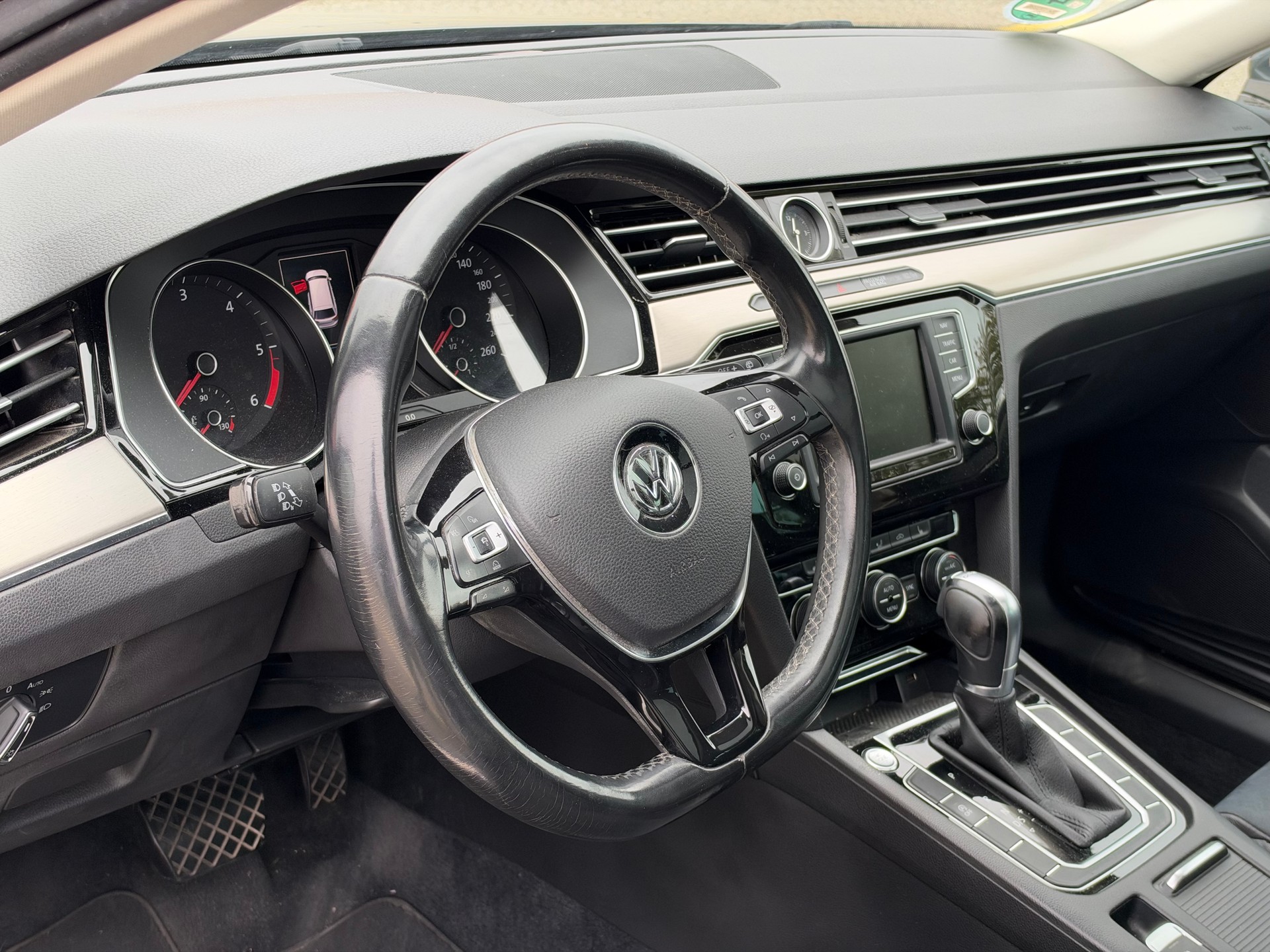 VW Passat Variant 2.0 TDI BMT Comfortline DSG-image-12