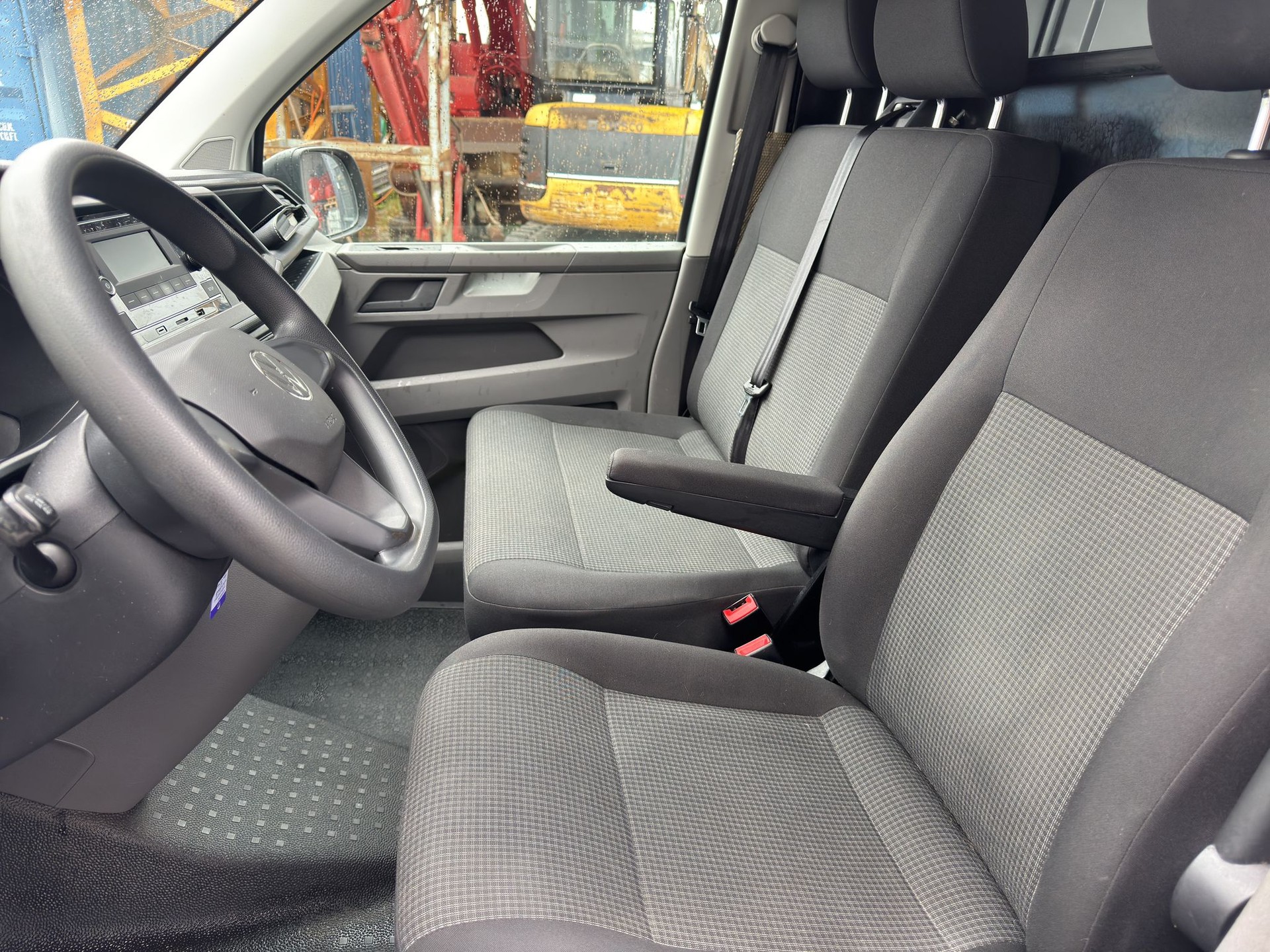 VW T6.1 2.0 TDI-image-4