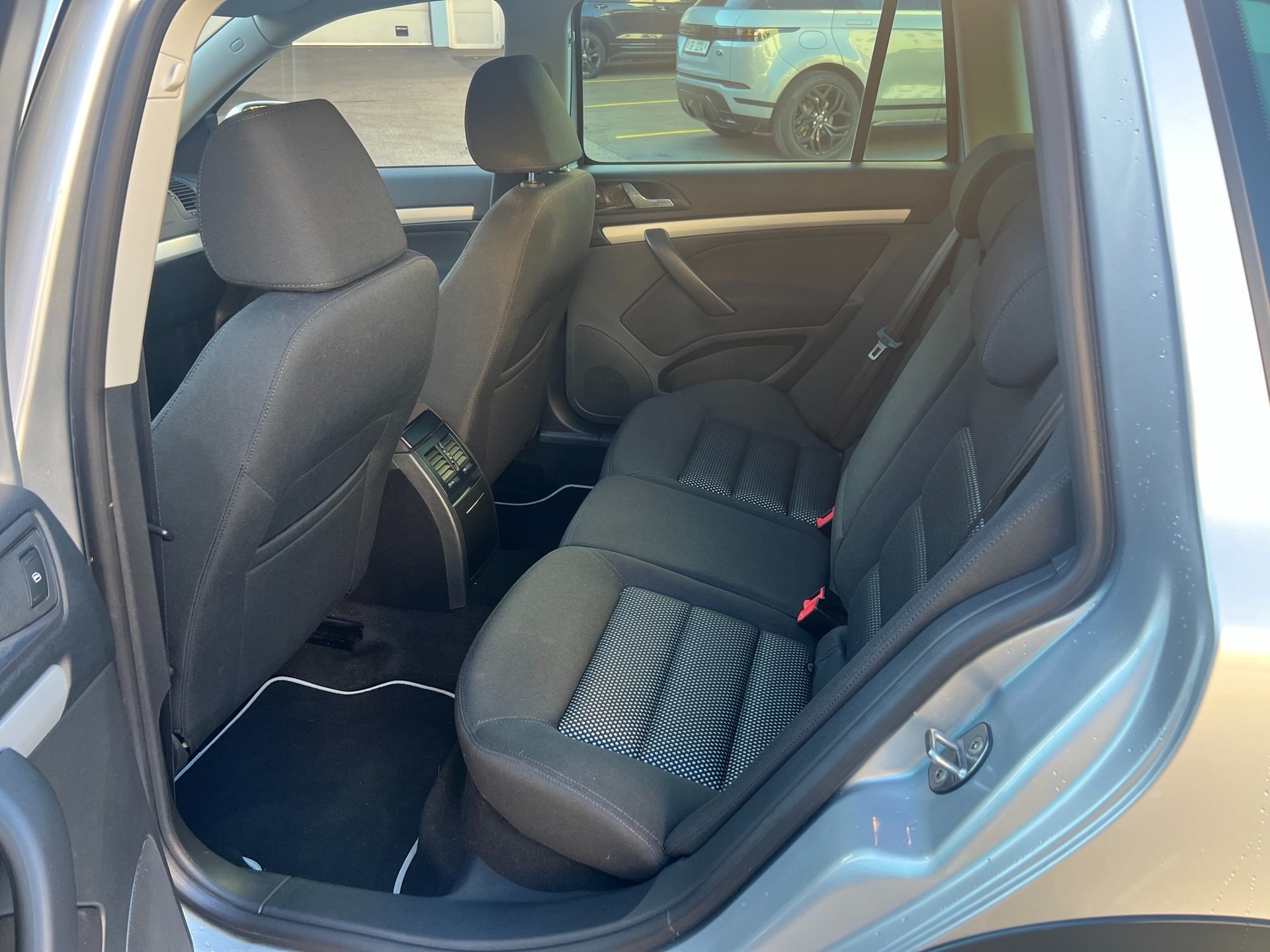 SKODA Octavia Combi 1.8 TSI Scout 4x4-image-4