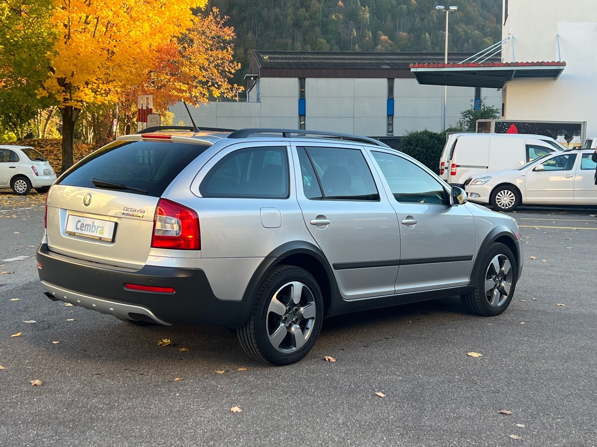 SKODA Octavia Combi 1.8 TSI Scout 4x4-image-9