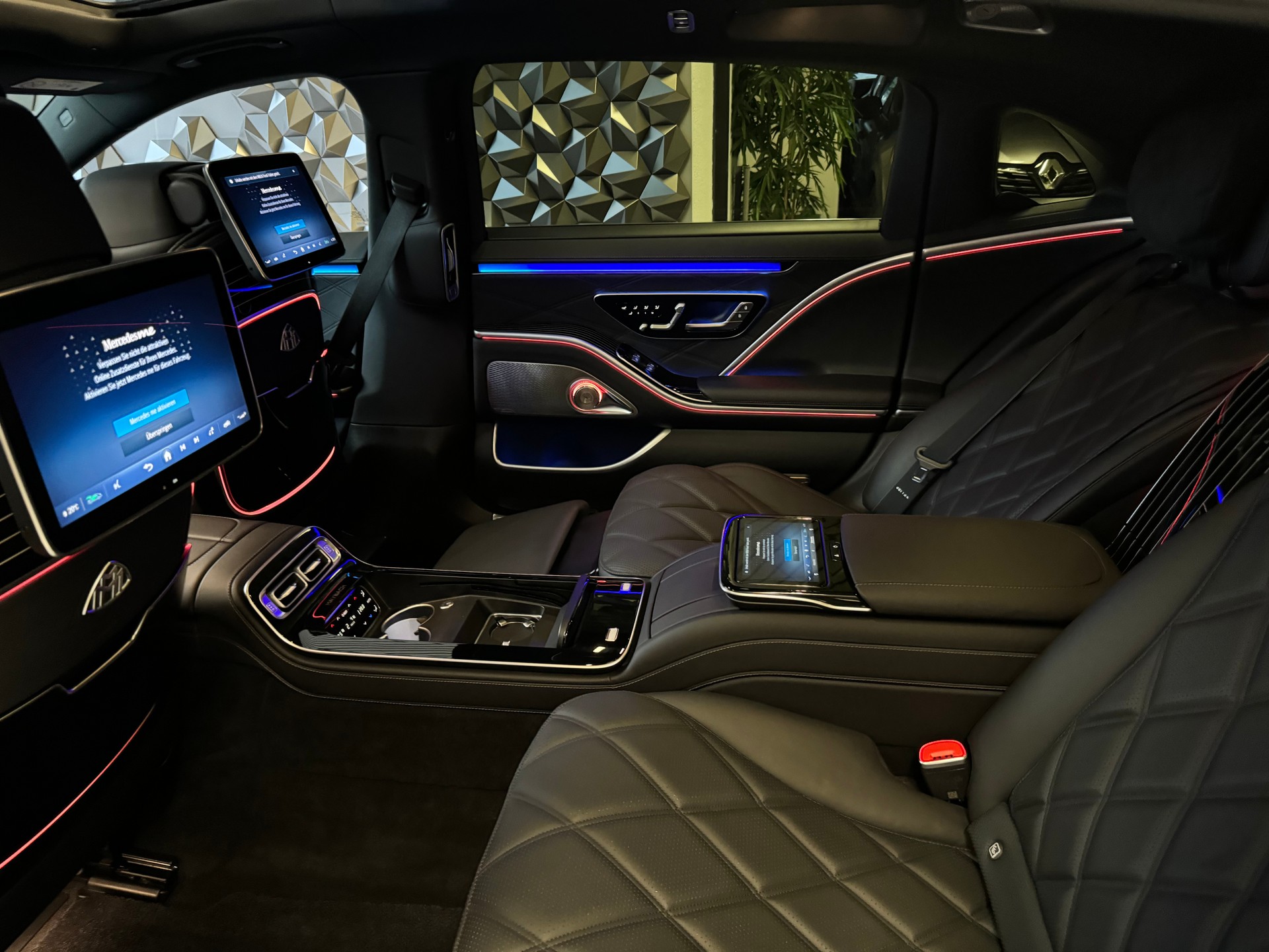 MERCEDES-BENZ Maybach 4-Matic 9G-Tronic Frist Class Fond-image-9
