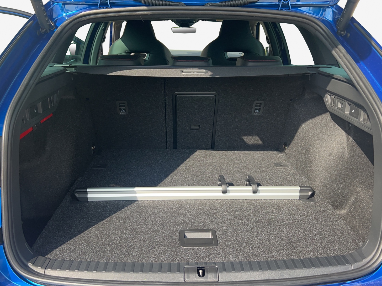 SKODA Octavia Combi 2.0 TSI DSG RS-image-9