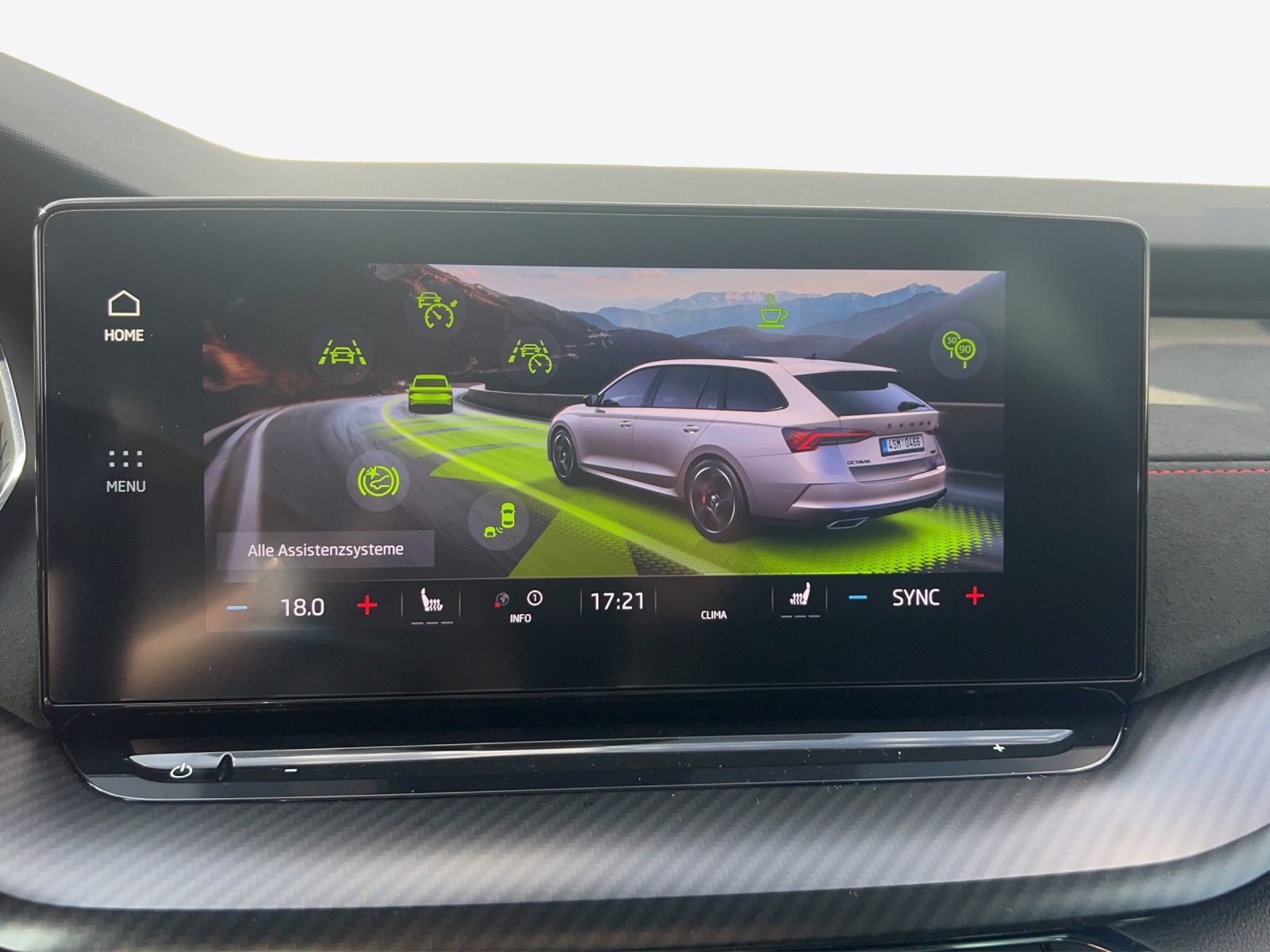 SKODA Octavia Combi 2.0 TSI DSG RS-image-11