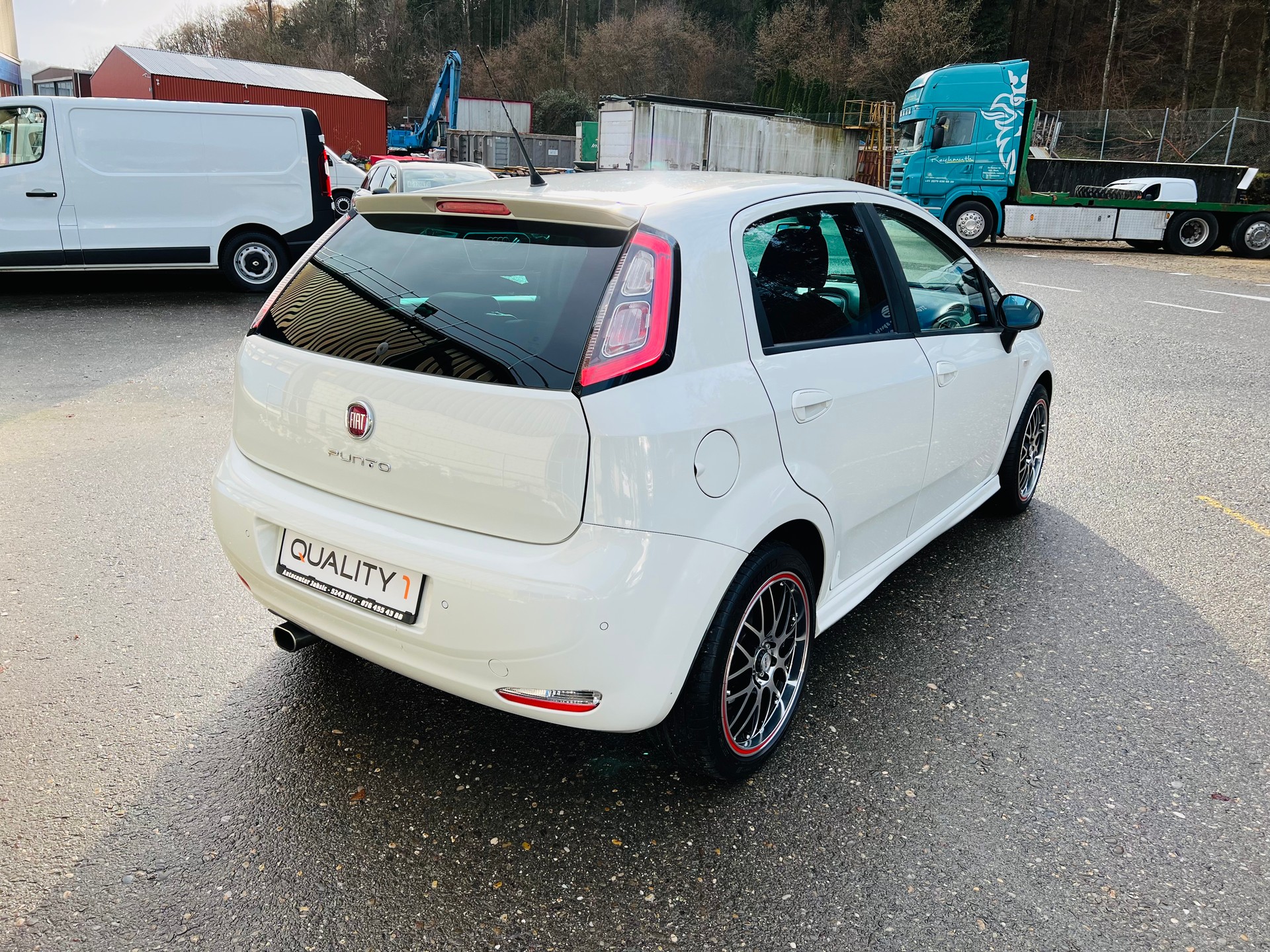 FIAT Punto 1.4 16V Turbo Lounge-image-3