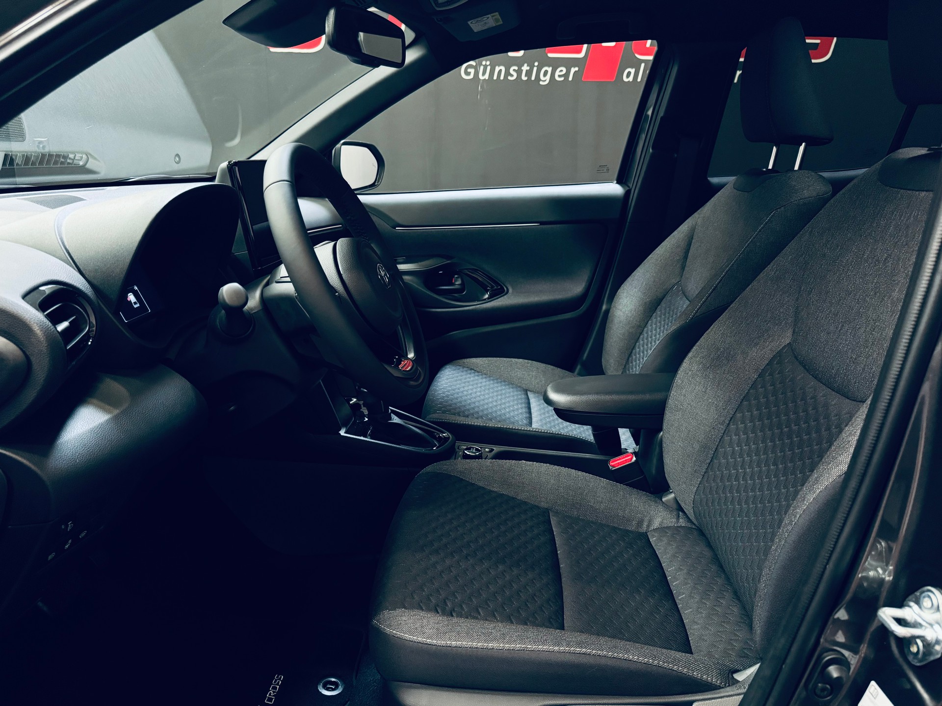 TOYOTA Yaris Cross 1.5 Trend AWDi e-CVT-image-12
