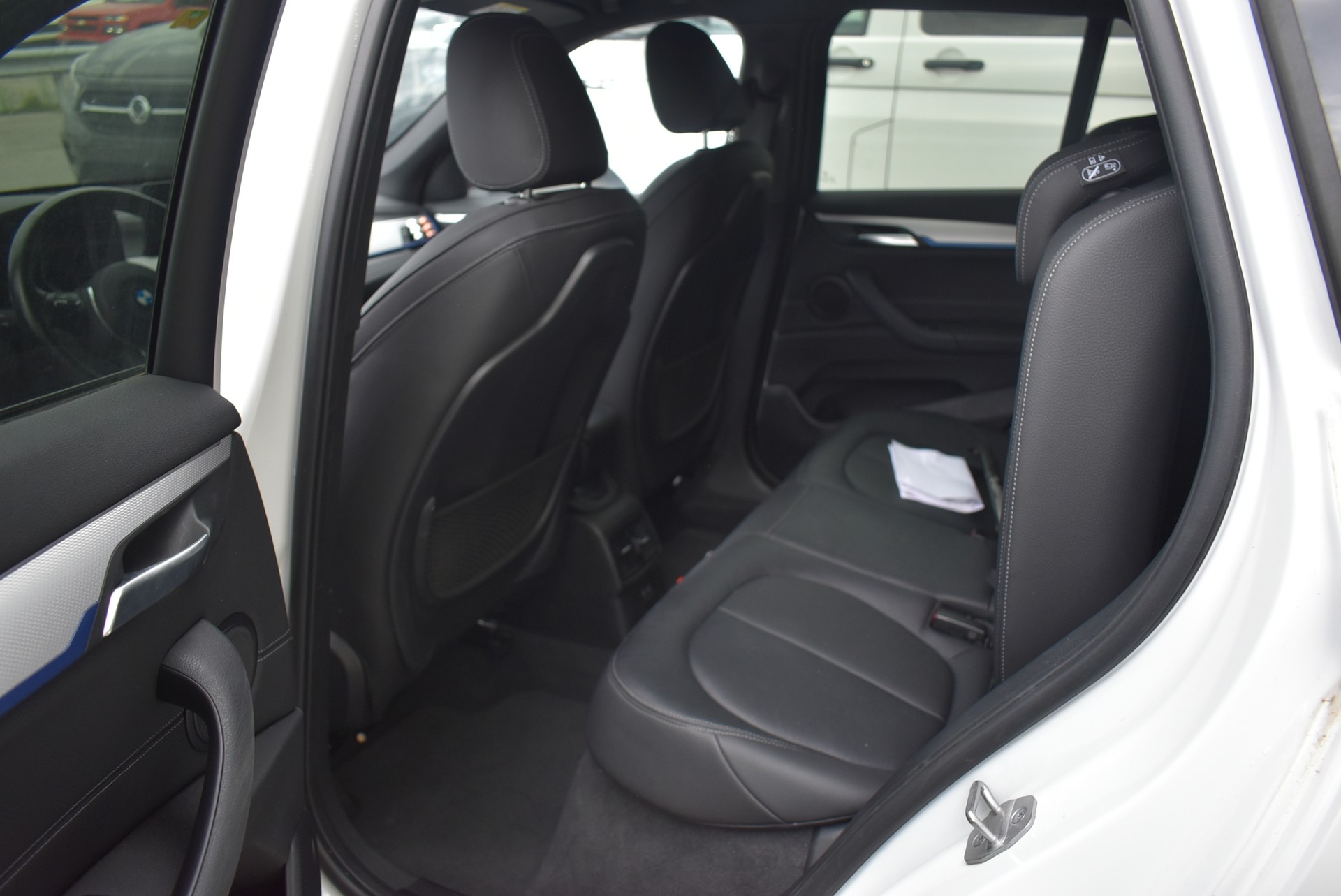 BMW X1 xDrive 25e Sport Line Steptronic-image-11