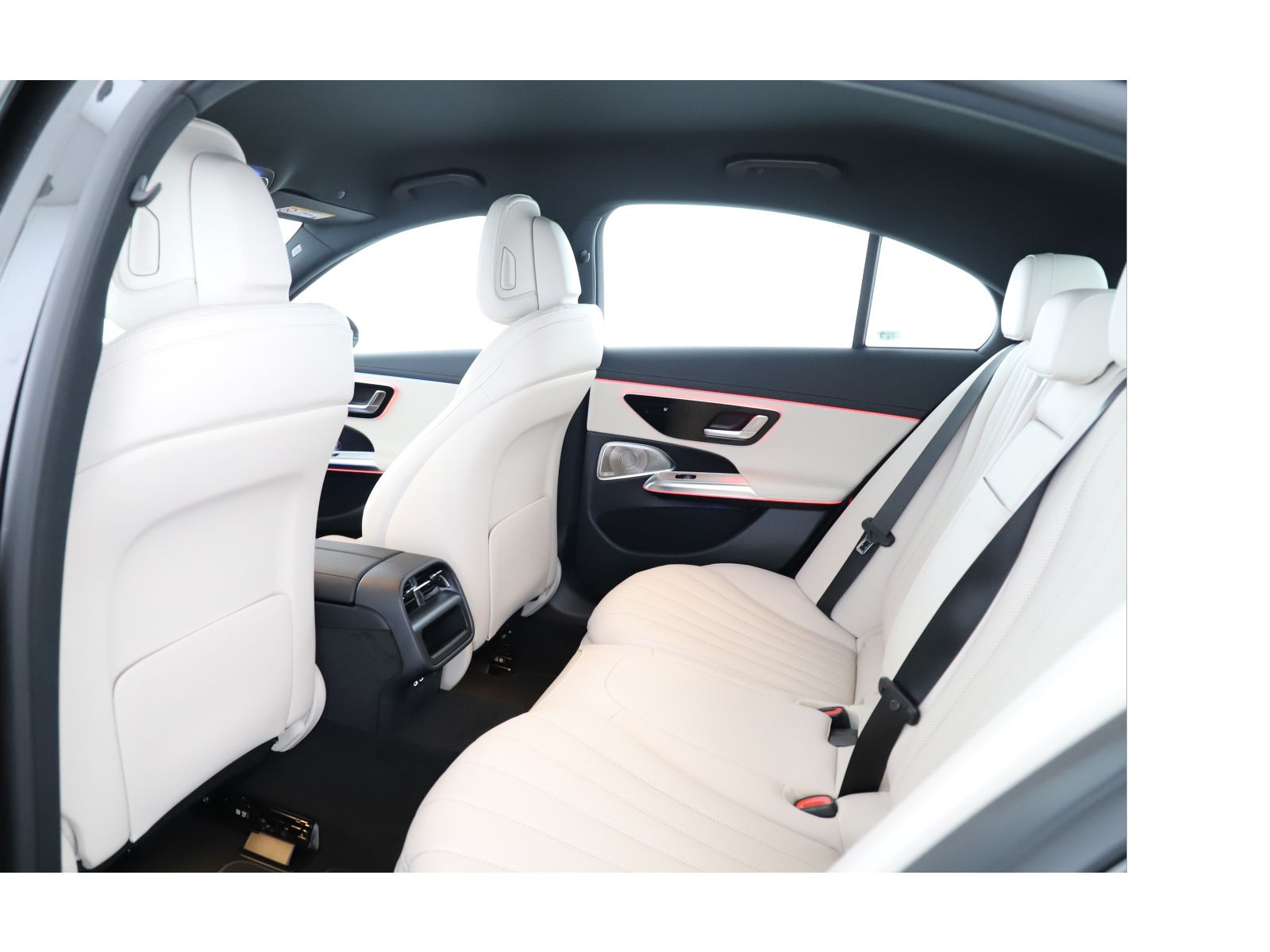 MERCEDES-BENZ E 220 d 4Matic-image-12