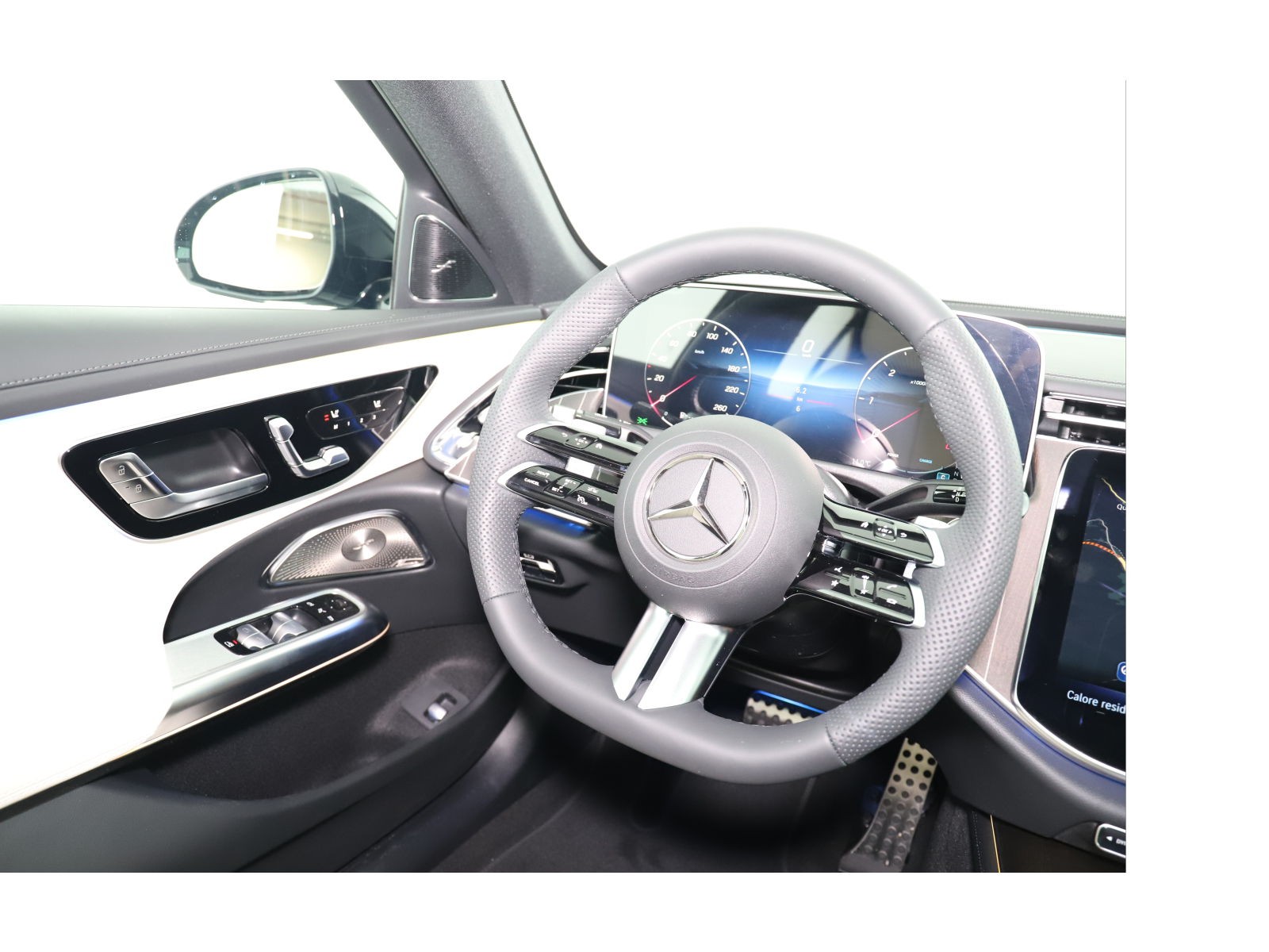 MERCEDES-BENZ E 220 d 4Matic-image-14