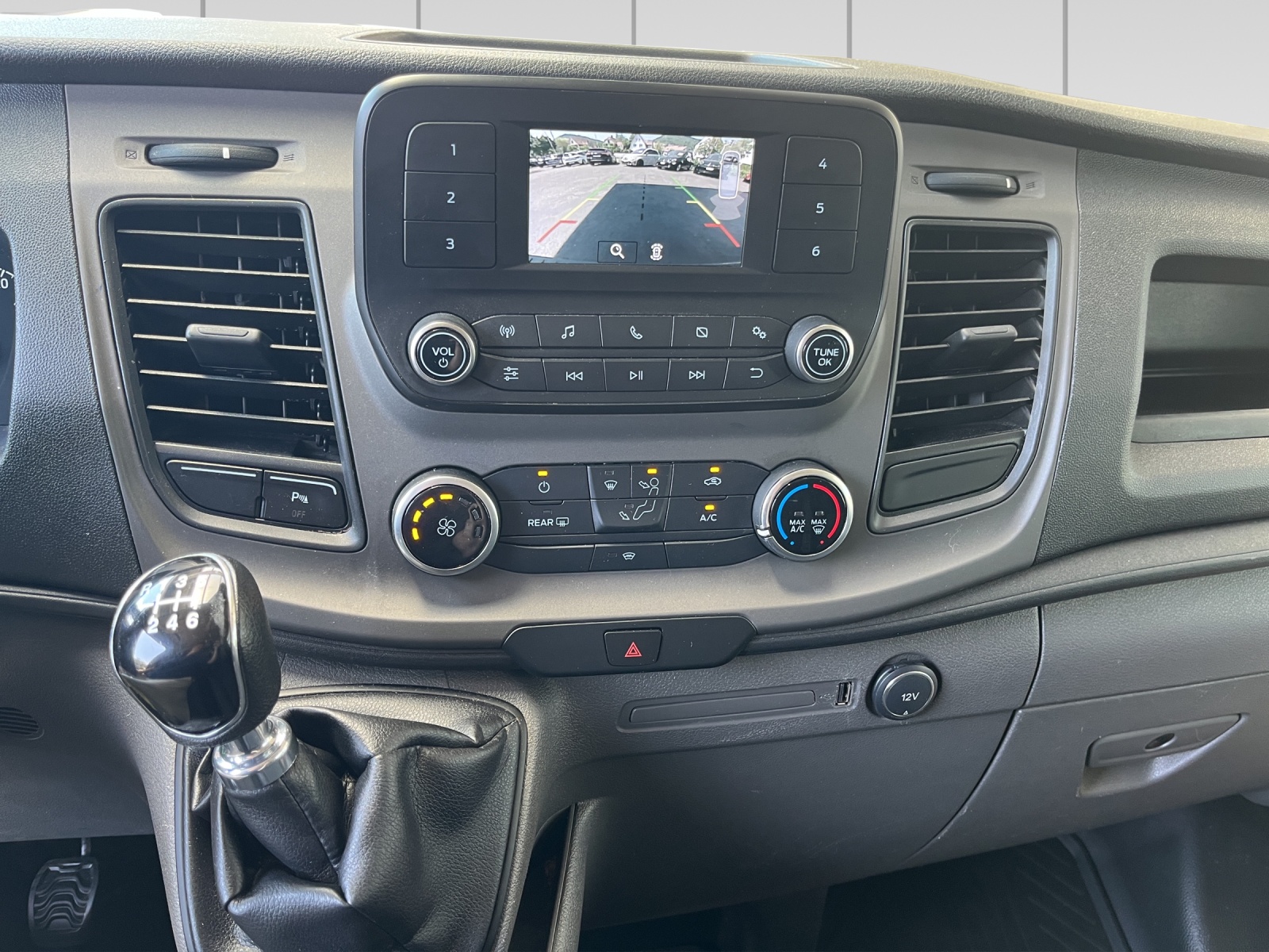 FORD Transit Custom Van 300 L1H1 Trend-image-9
