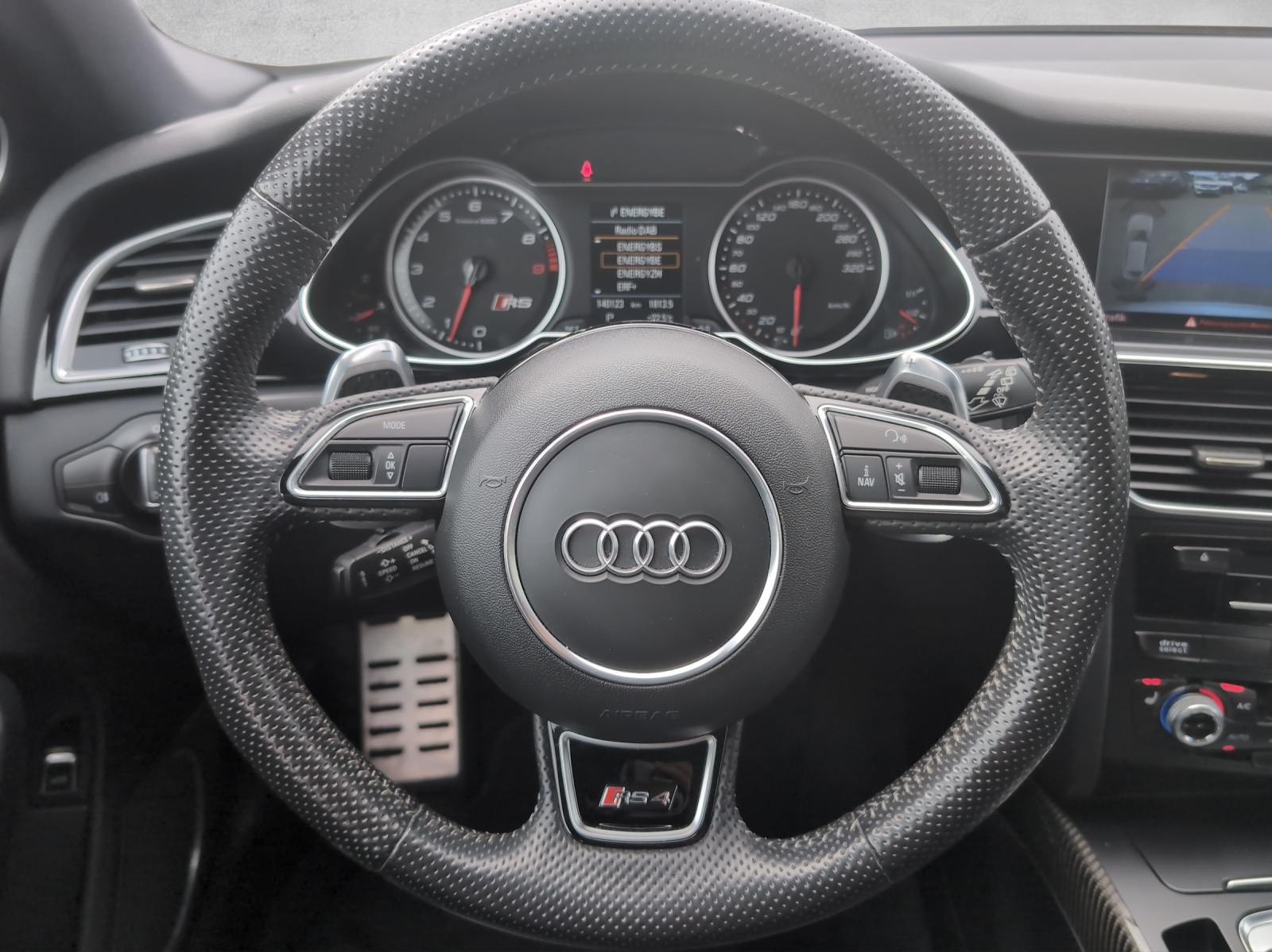 AUDI RS4 Avant 4.2 FSI V8 quattro S-tronic-image-9