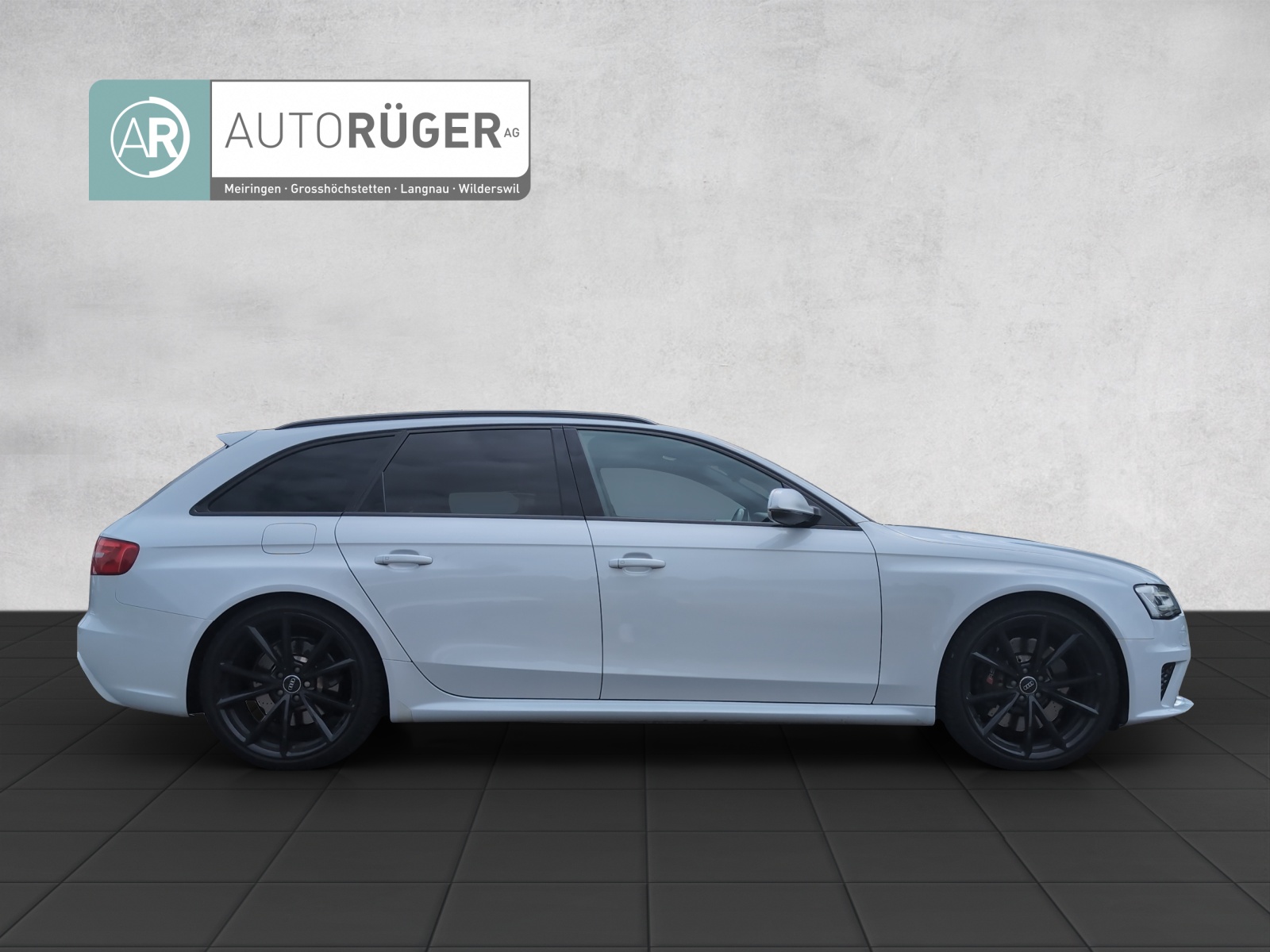 AUDI RS4 Avant 4.2 FSI V8 quattro S-tronic-image-6