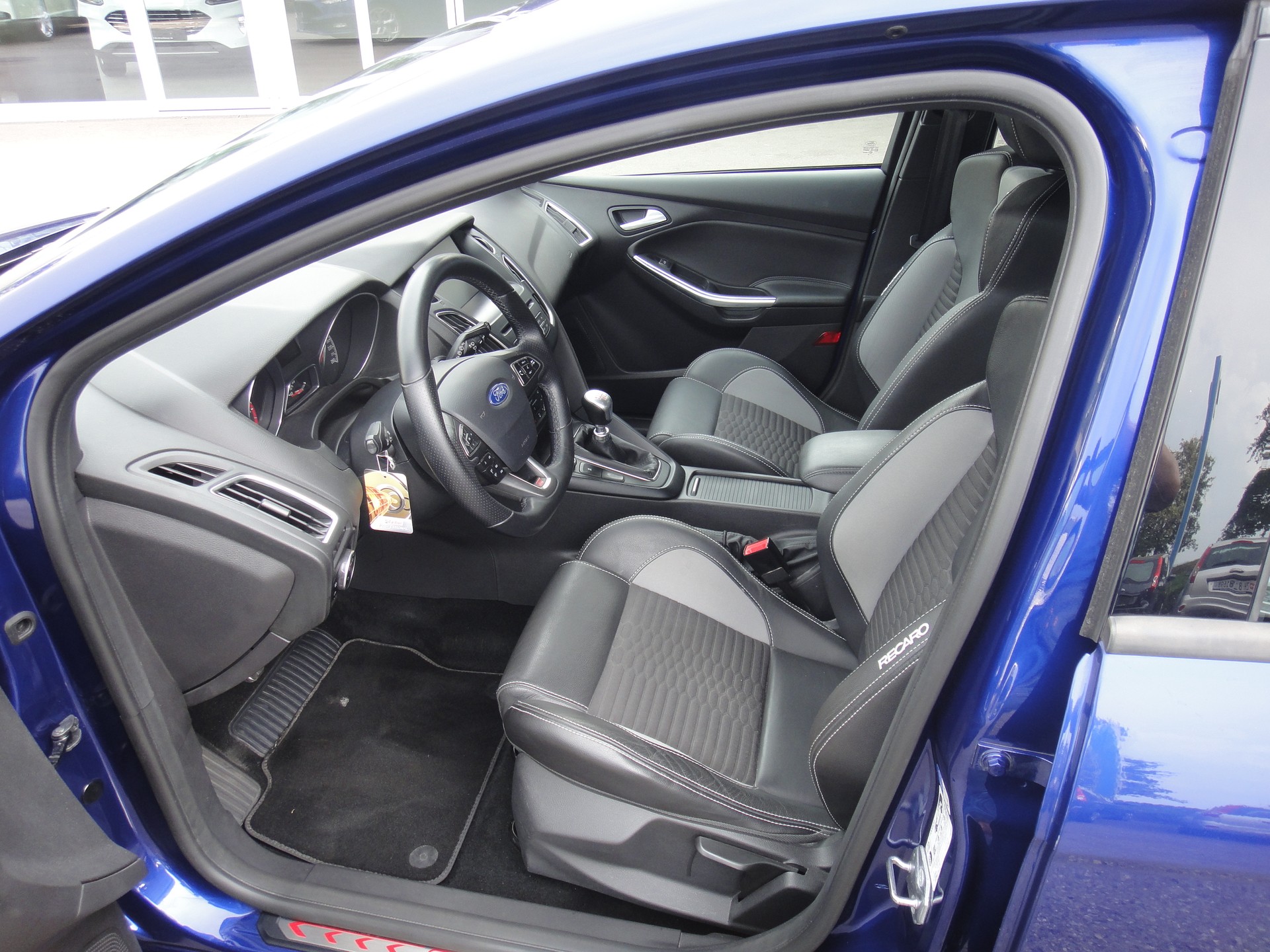 FORD Focus 2.0 SCTi ST2-image-6