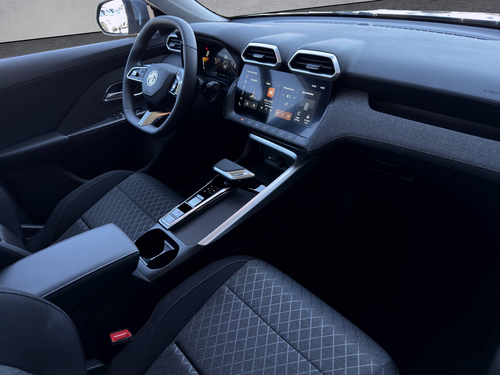 MG ZS 1.5 Hybrid+ Comfort-image-12