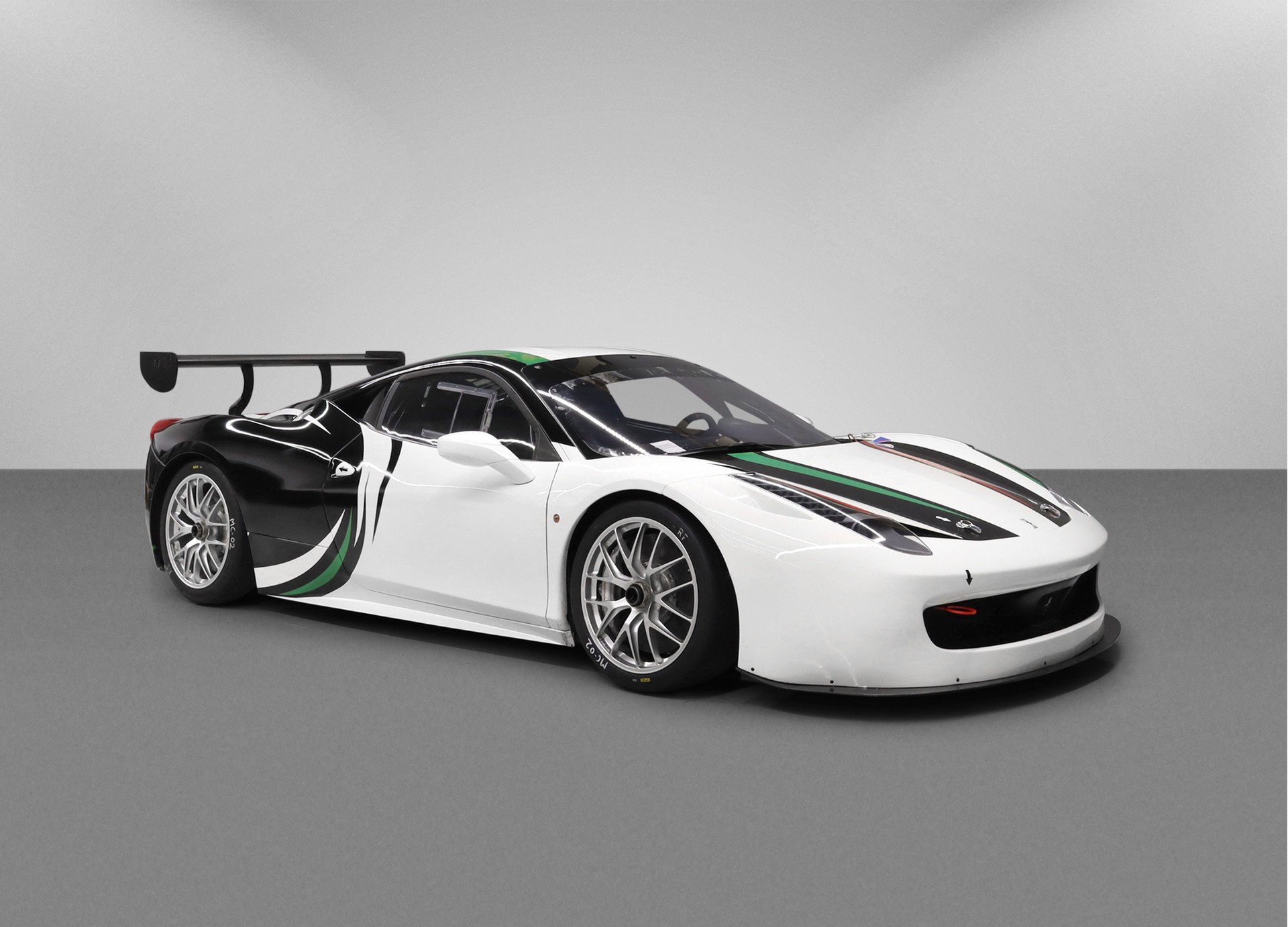 FERRARI 458 Challenge EVO-image-0