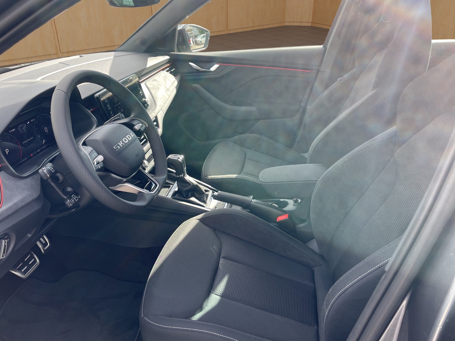 SKODA Kamiq 1.0 TSI Dynamic DSG-image-6