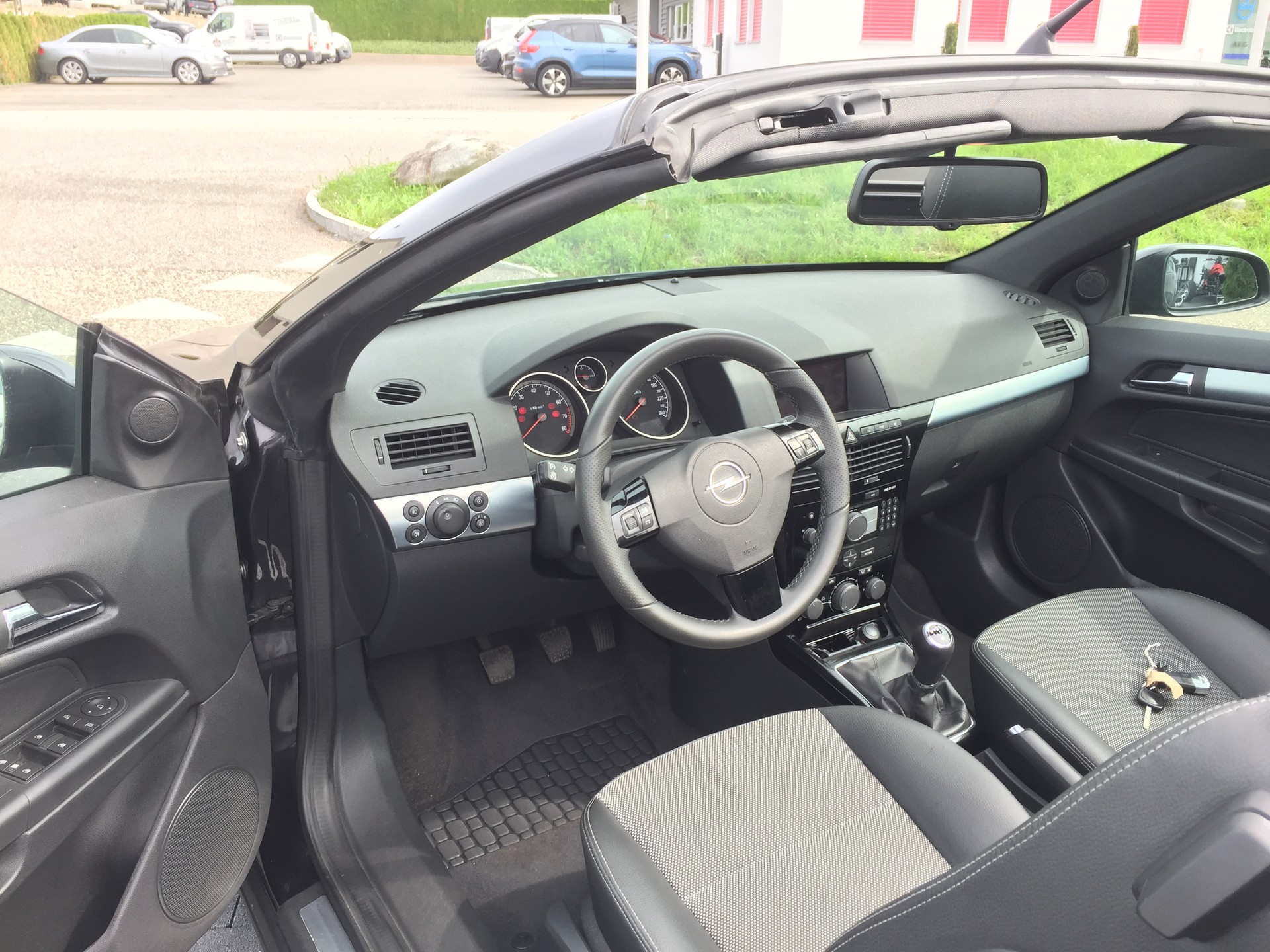 OPEL Astra TT 1.6i 16V Turbo Cosmo-image-9