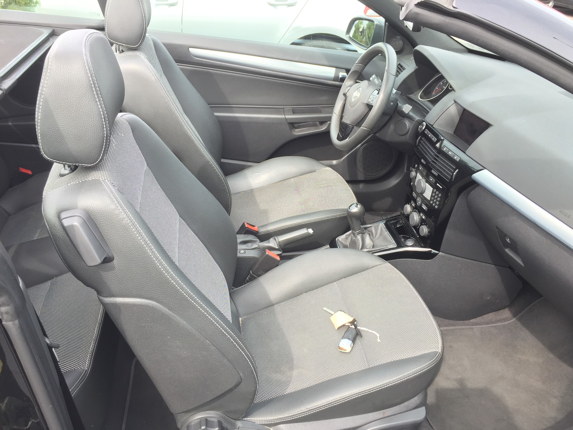 OPEL Astra TT 1.6i 16V Turbo Cosmo-image-8