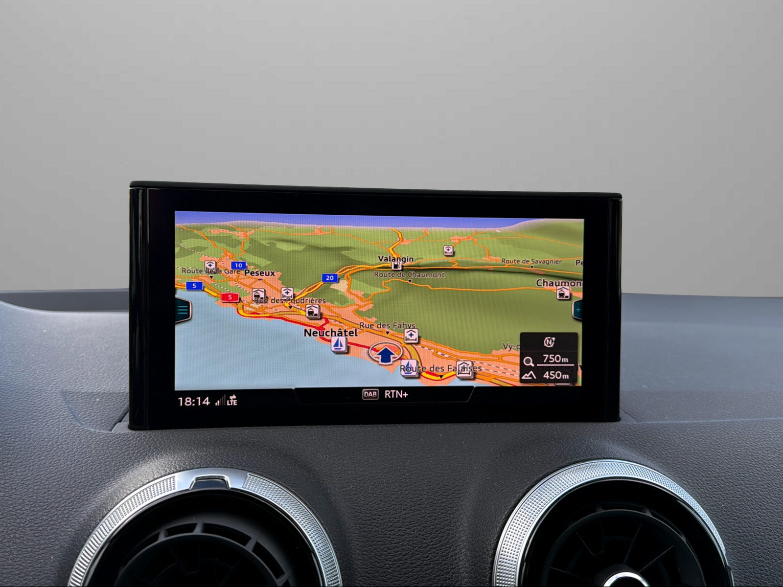 AUDI Q2 35 TFSI S line S-tronic-image-10