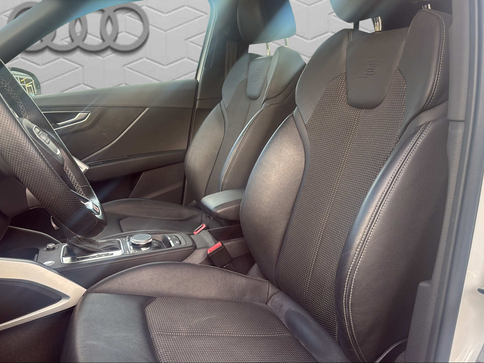 AUDI Q2 35 TFSI S line S-tronic-image-6