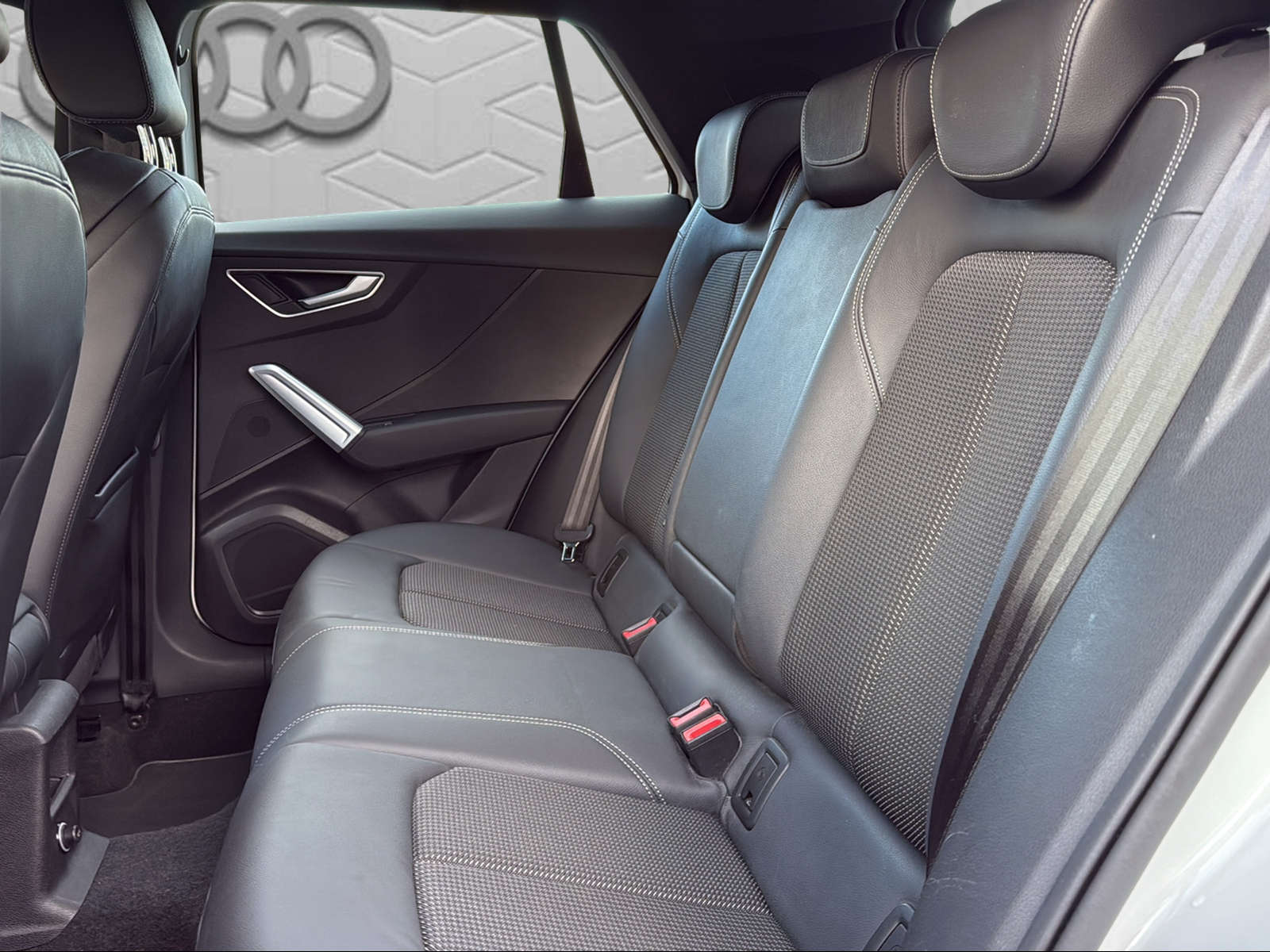 AUDI Q2 35 TFSI S line S-tronic-image-12
