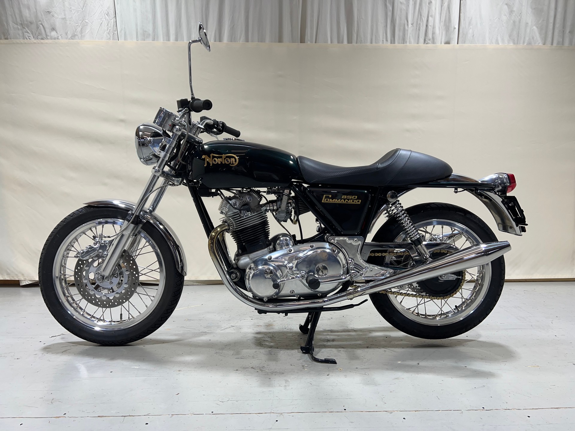 NORTON Commando-image-4