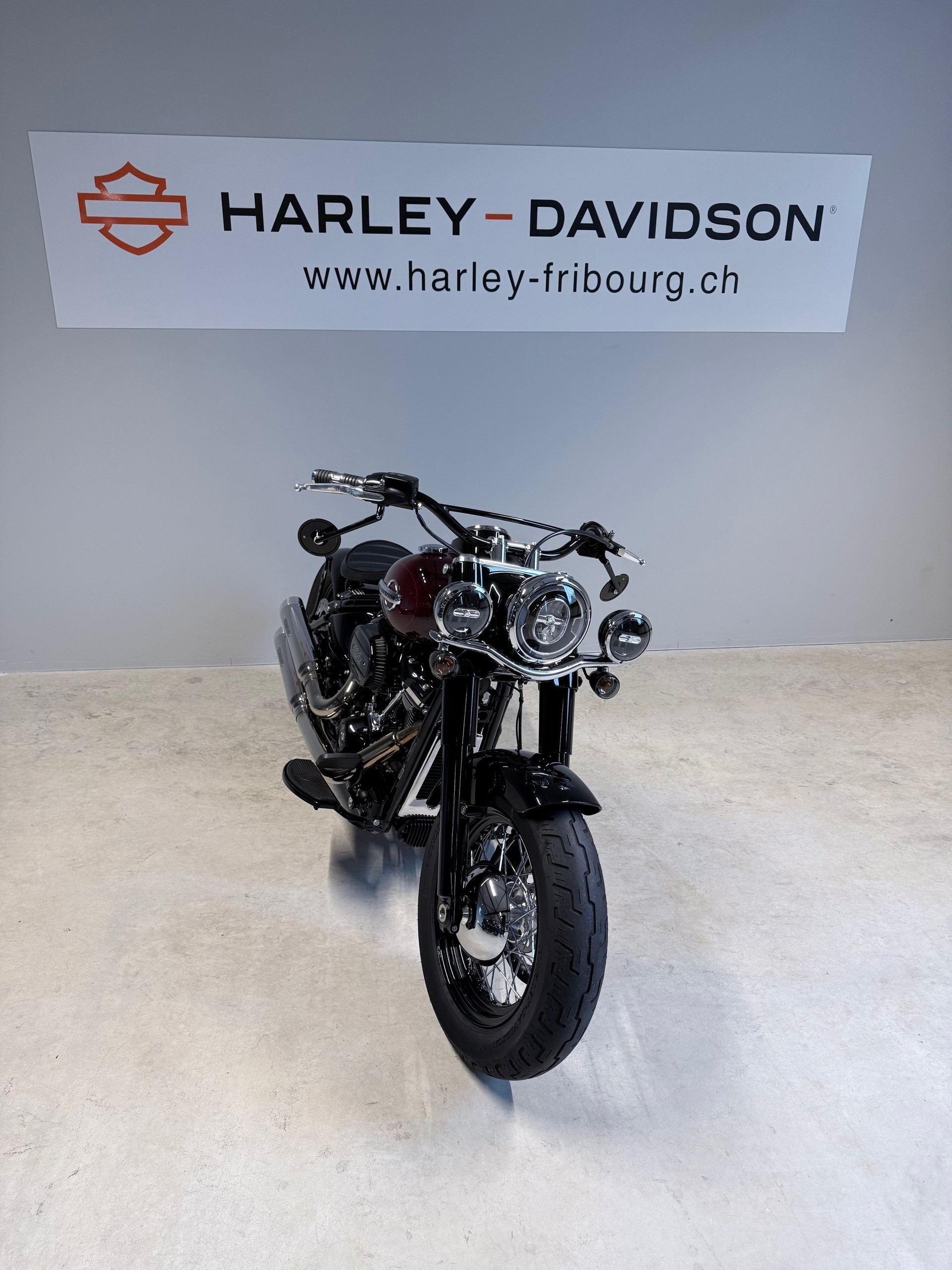 HARLEY-DAVIDSON FLHCS Heritage Classic 114 ABS-showroom-element-3