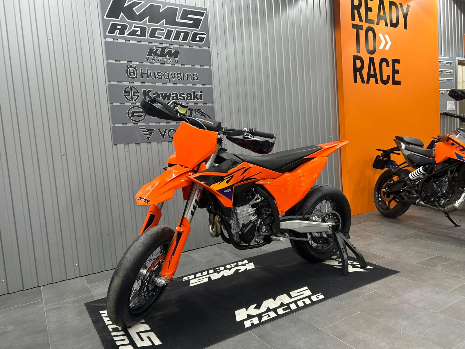 KTM 450 SMR-showroom-element-2