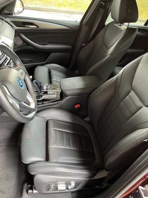 BMW iX3-image-4
