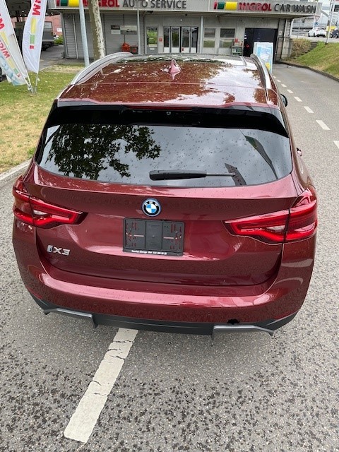 BMW iX3-image-2