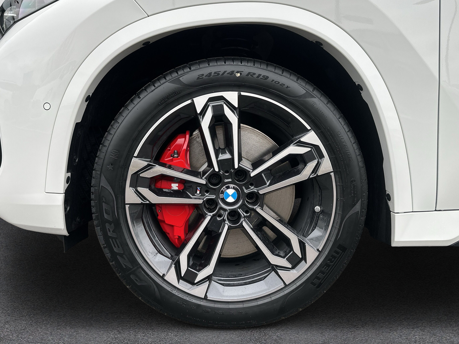 BMW X1 xDrive 23i 48V M Sport Pro **Action de leasing à 1.9%**-image-8