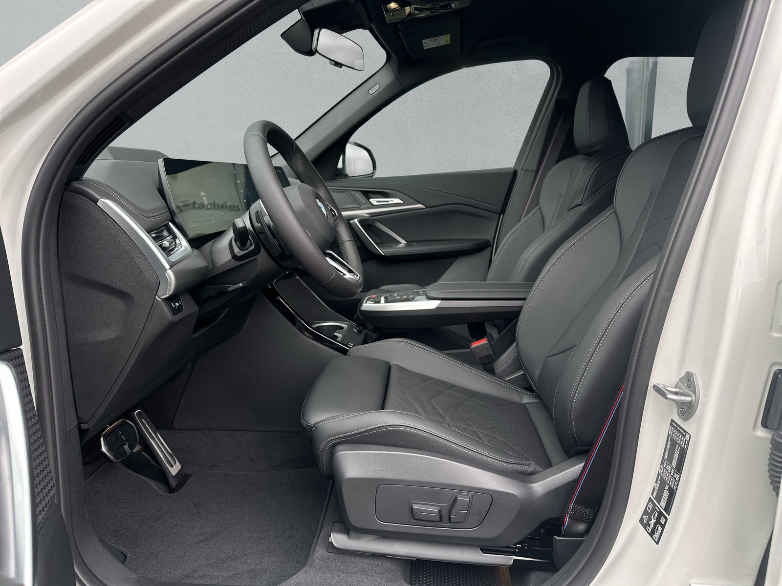 BMW X1 xDrive 23i 48V M Sport Pro **Action de leasing à 1.9%**-image-10