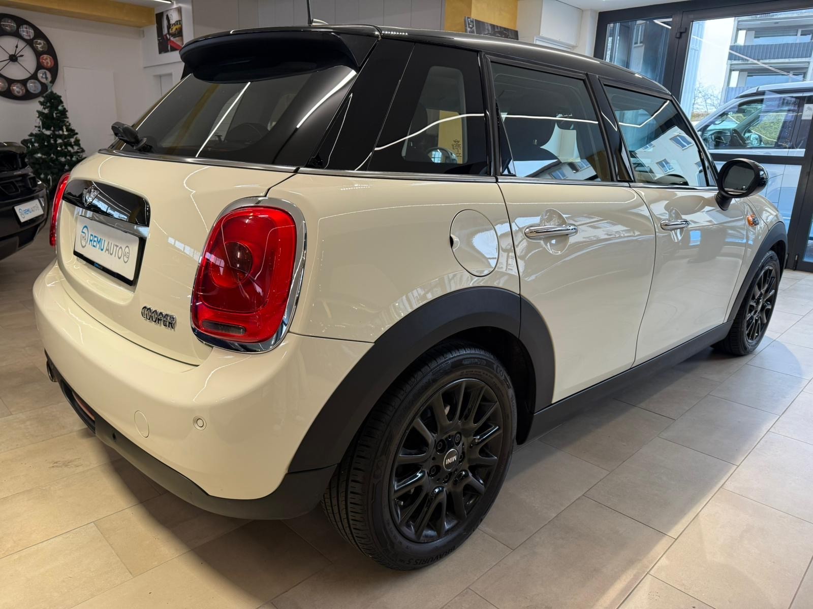 MINI Cooper-image-9