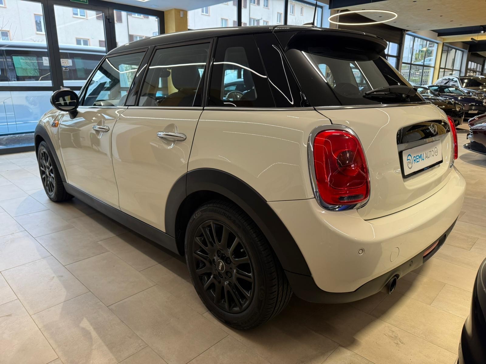 MINI Cooper-image-7