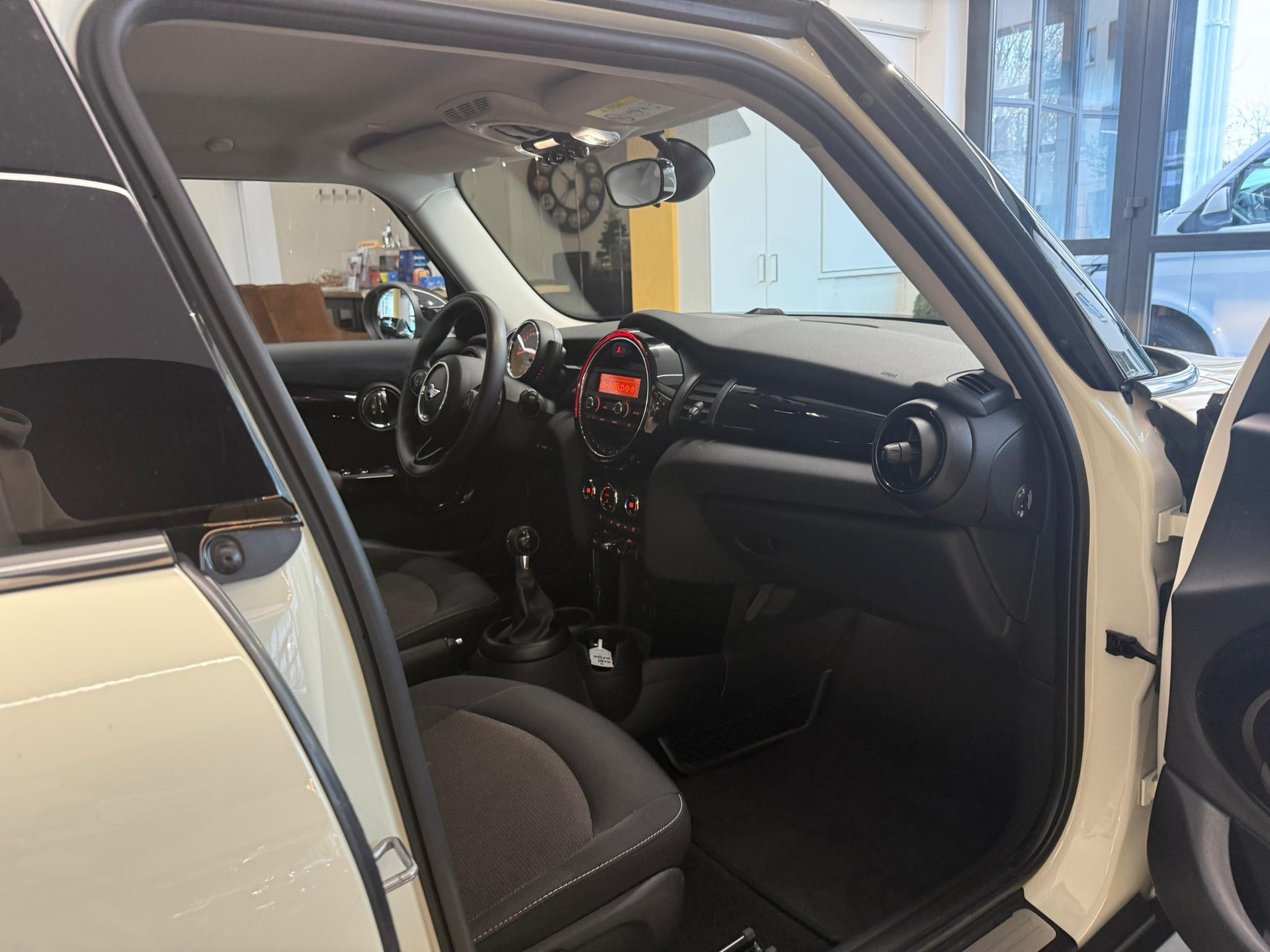 MINI Cooper-image-19
