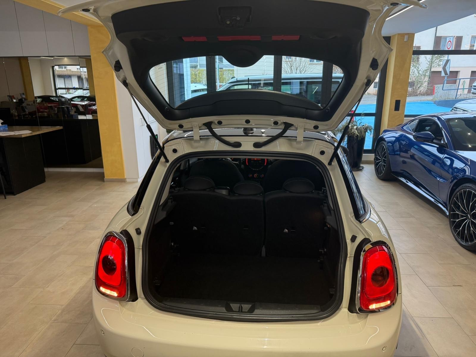 MINI Cooper-image-10