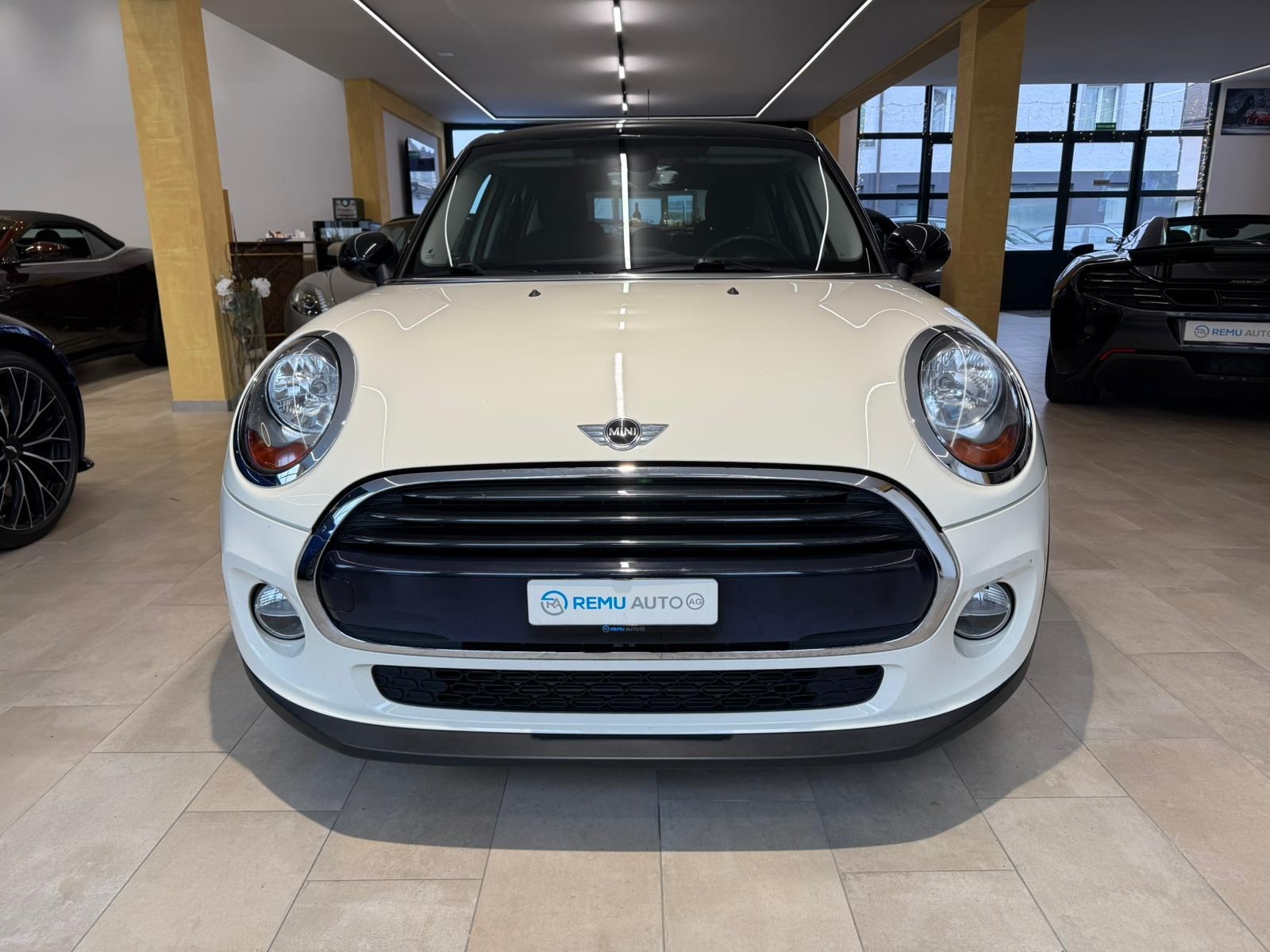 MINI Cooper-image-1