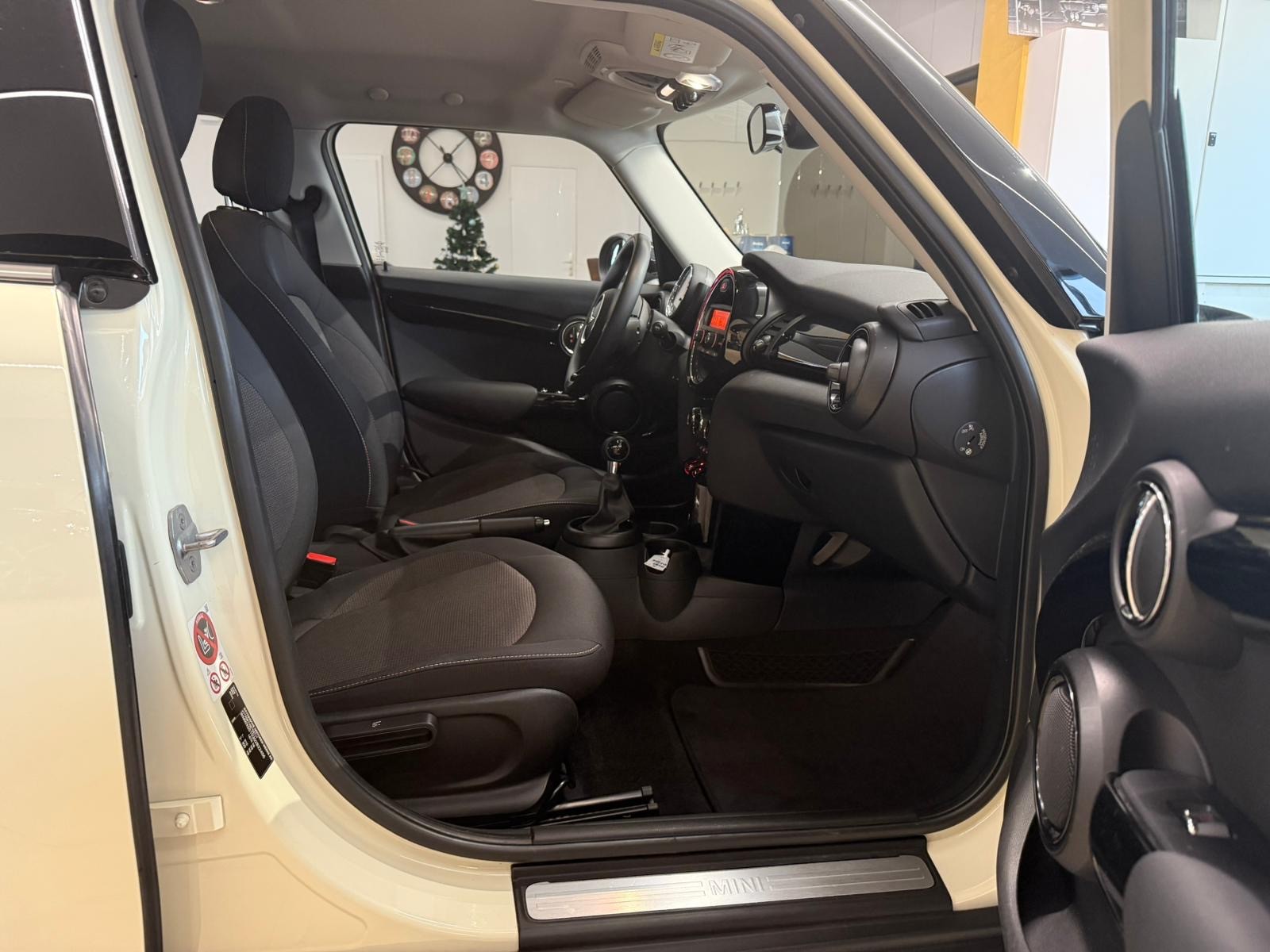 MINI Cooper-image-20