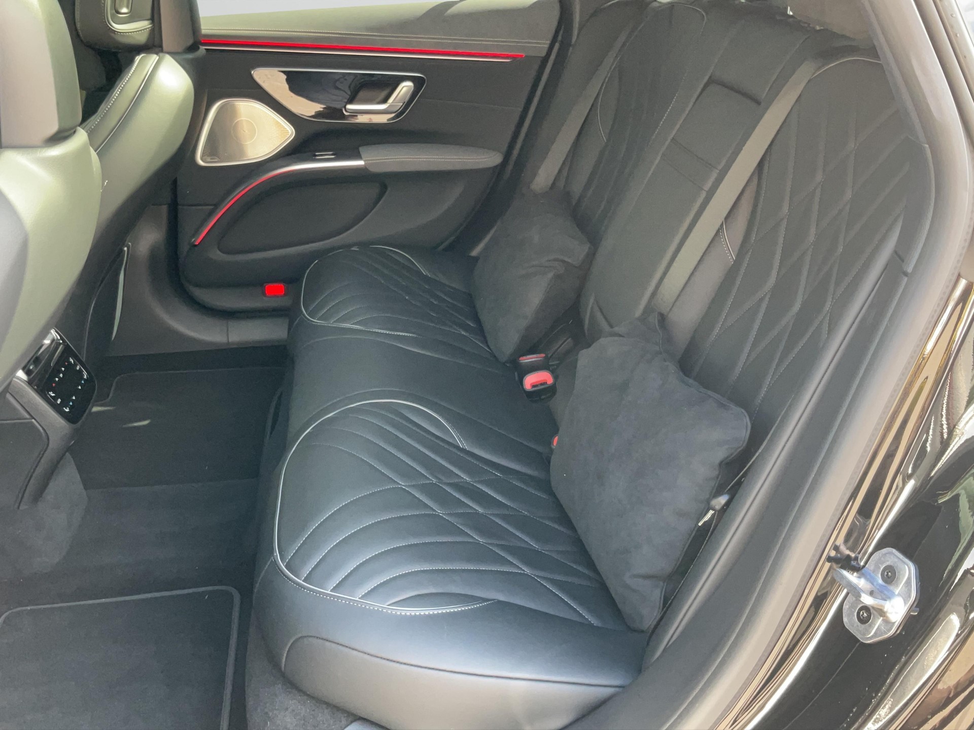 MERCEDES-BENZ EQS 580 4MATIC AMG Line-image-6