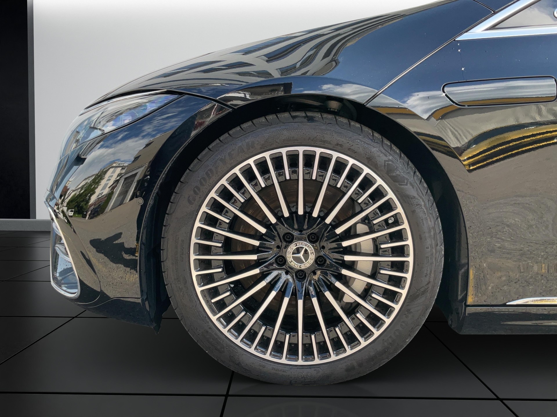 MERCEDES-BENZ EQS 580 4MATIC AMG Line-image-9