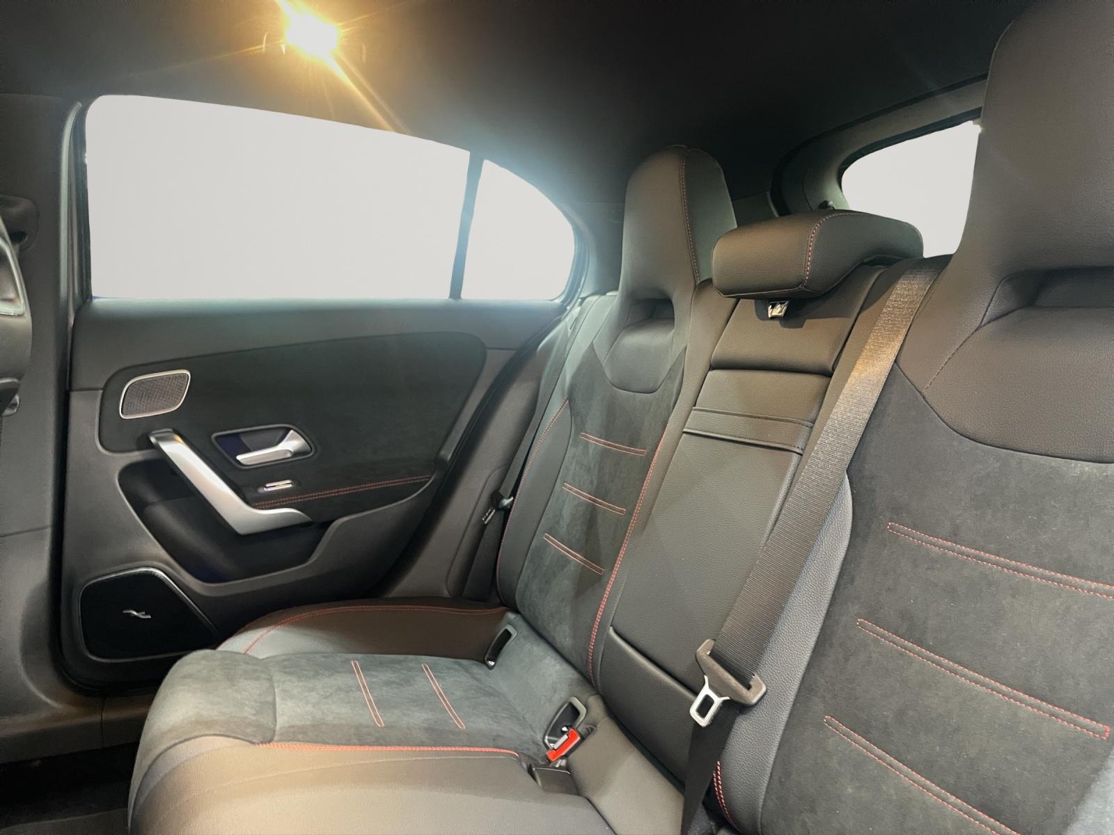 MERCEDES-BENZ A 250 e EQ Star AMG Line-image-7