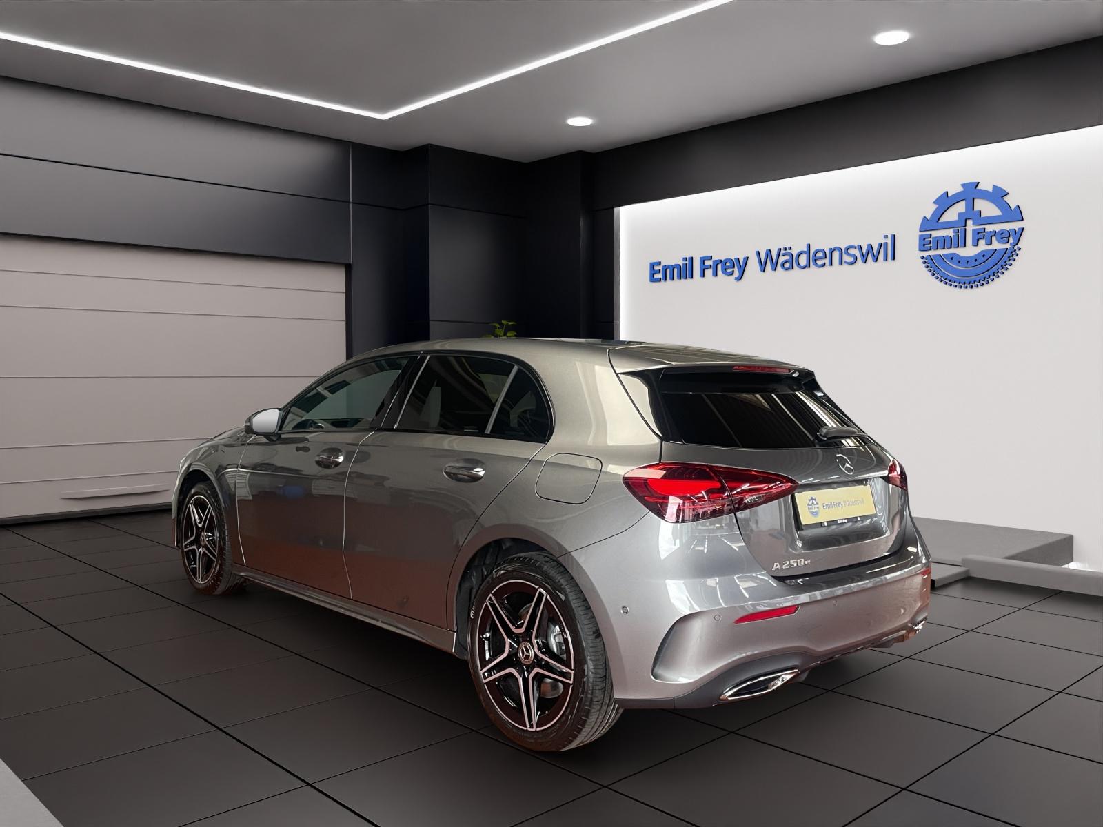 MERCEDES-BENZ A 250 e EQ Star AMG Line-image-2