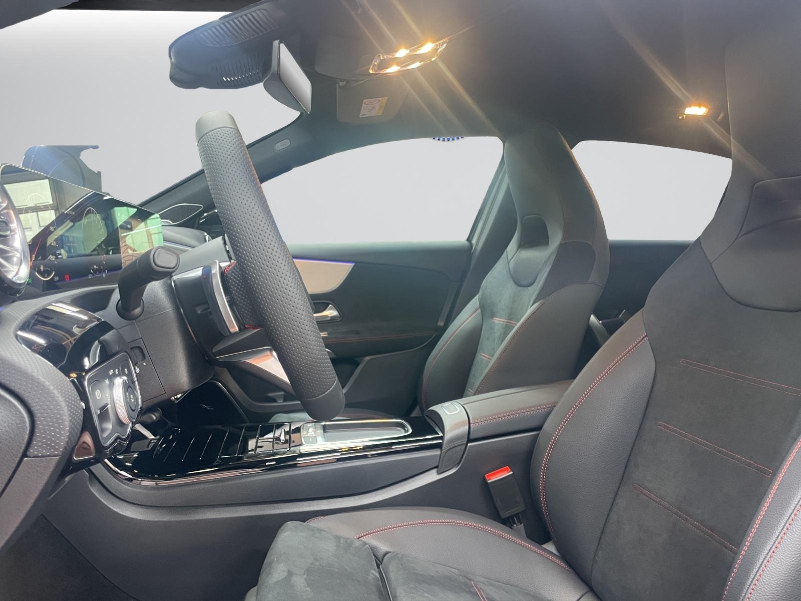 MERCEDES-BENZ A 250 e EQ Star AMG Line-image-3