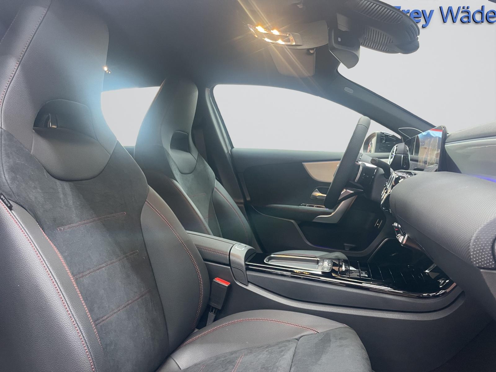 MERCEDES-BENZ A 250 e EQ Star AMG Line-image-5
