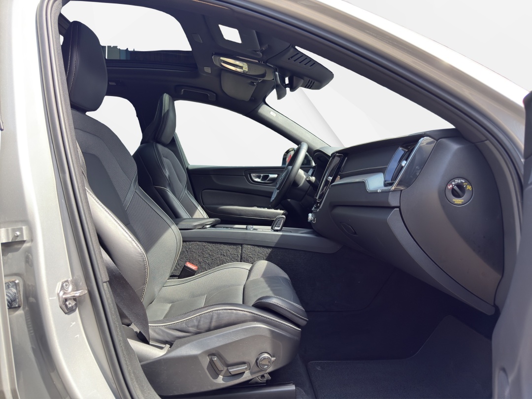 VOLVO XC60 T6 eAWD R-Design Geartronic-image-11