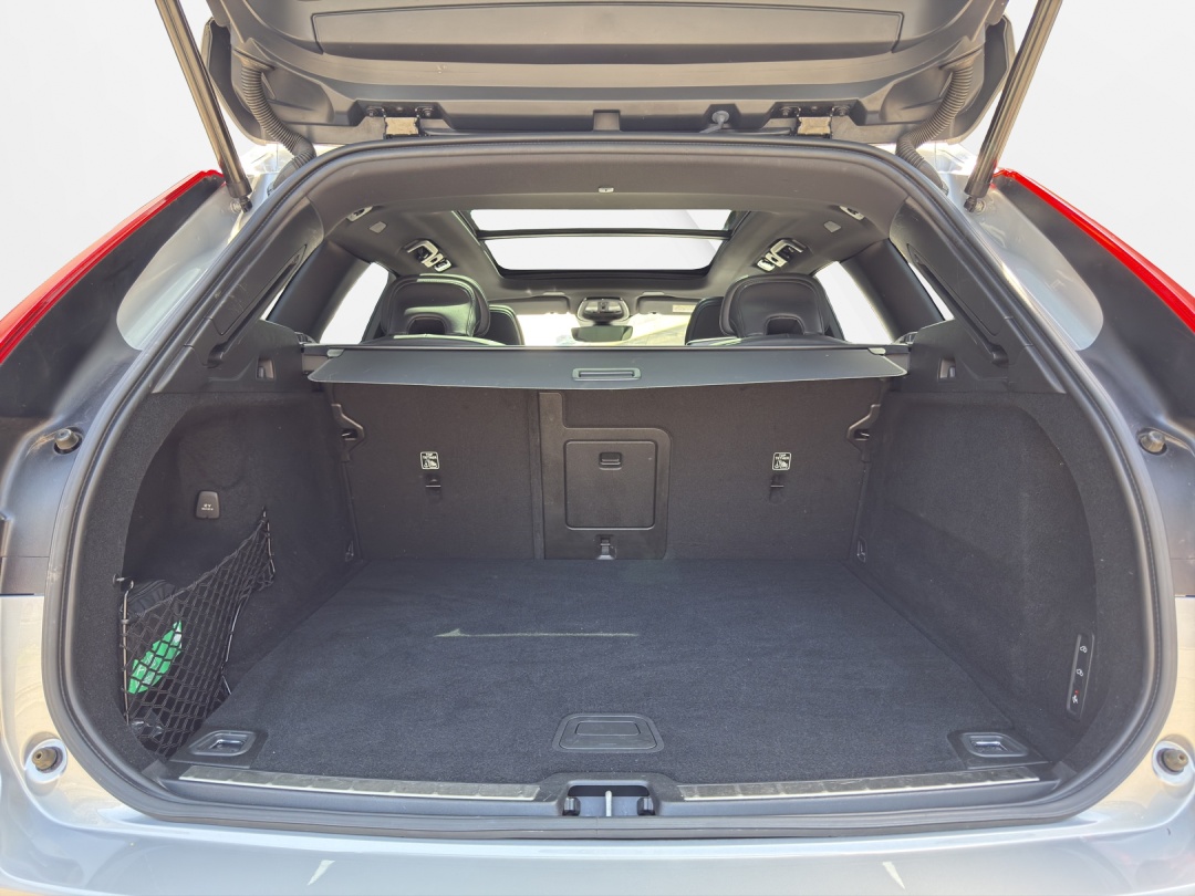 VOLVO XC60 T6 eAWD R-Design Geartronic-image-12