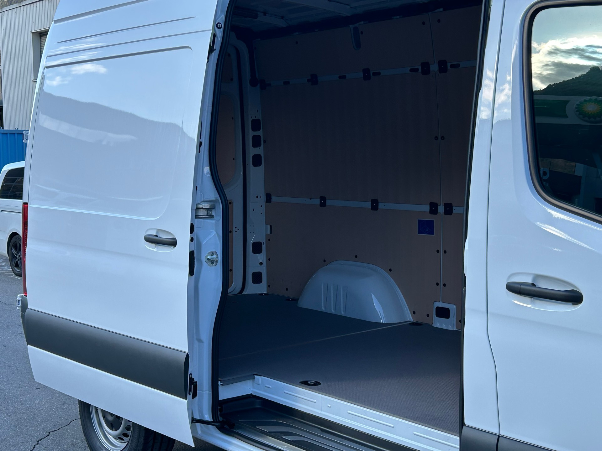 MERCEDES-BENZ Sprinter 315 CDI PRO KA Standard-image-11