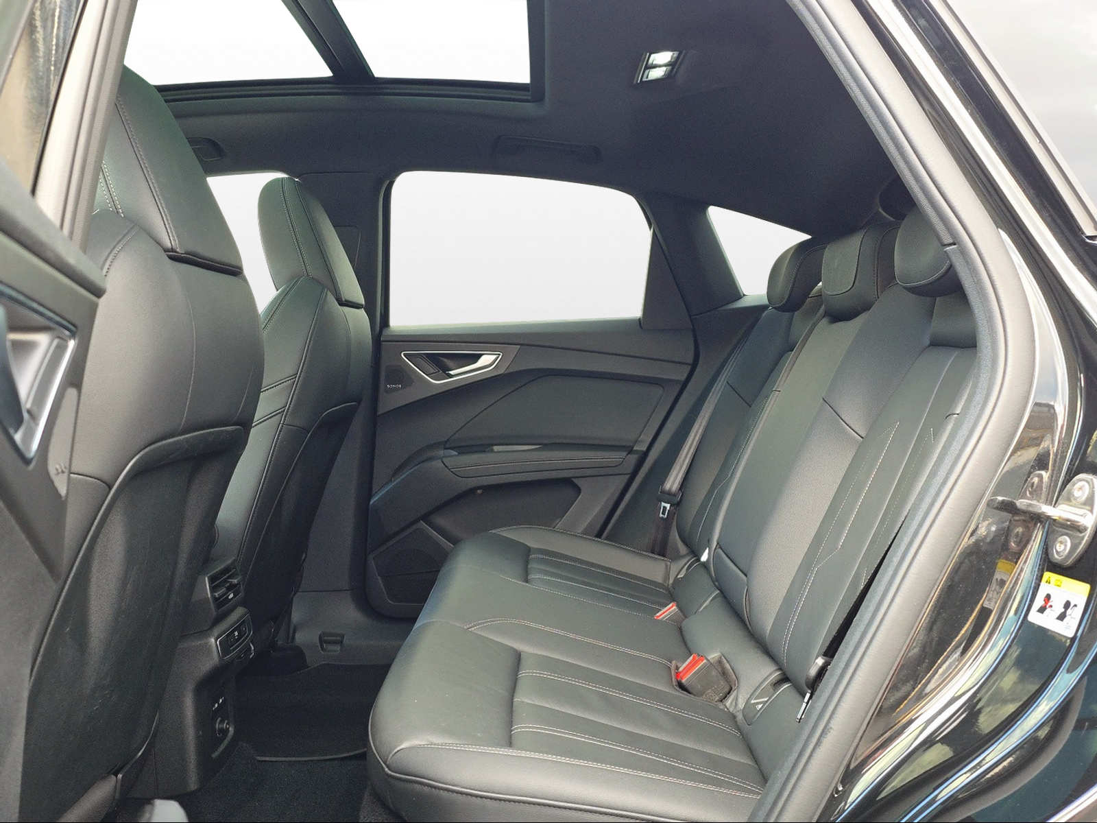AUDI Q4 Sportback e-tron 50 quattro-image-10