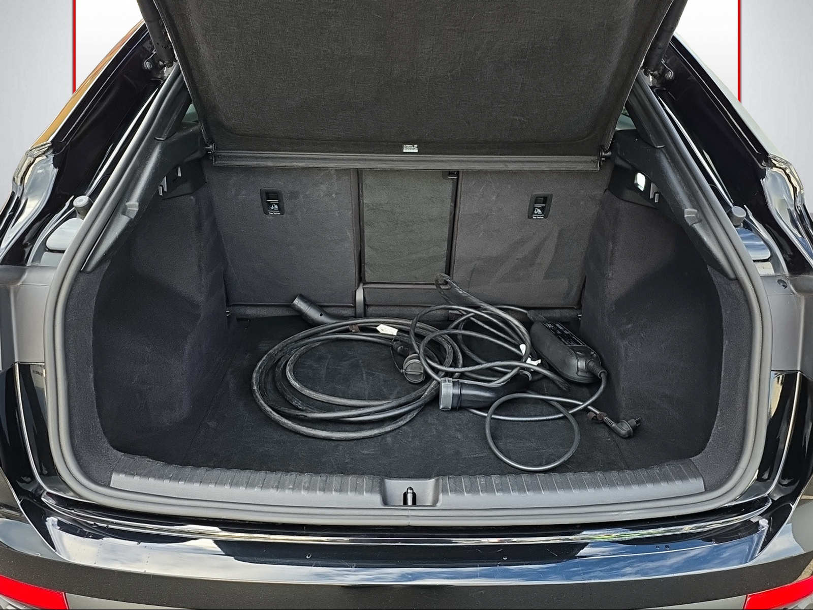 AUDI Q4 Sportback e-tron 50 quattro-image-11