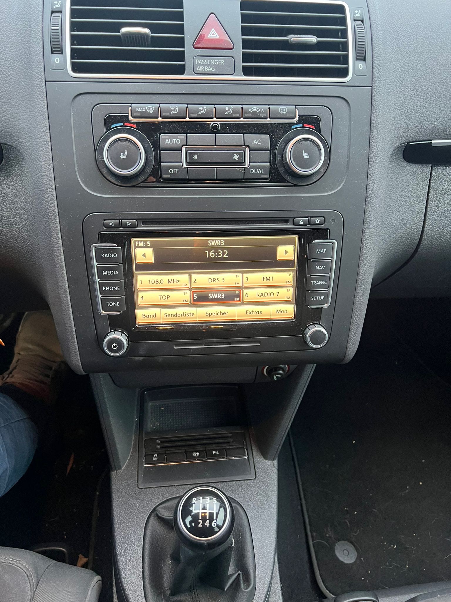 VW Touran 1.4 TSI Highline-image-13
